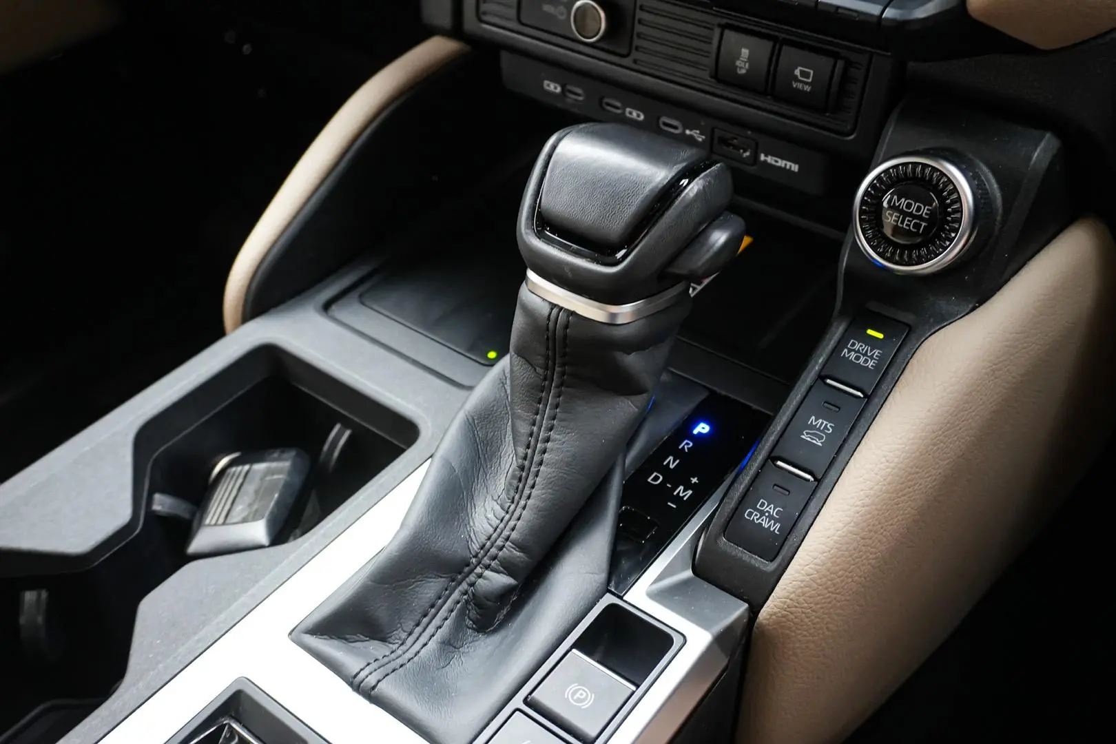 2025 Toyota Landcruiser Prado Gallery Image 18