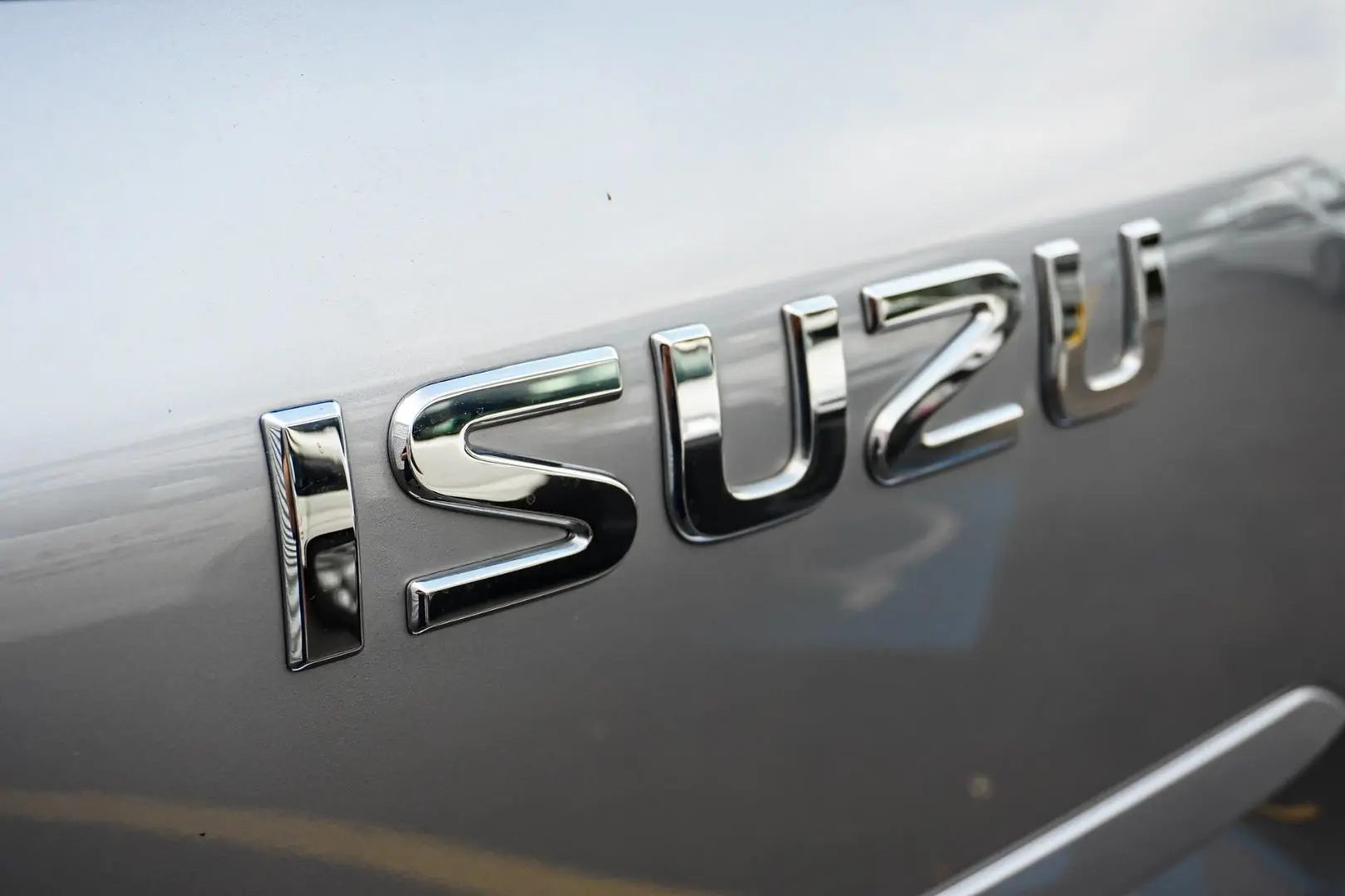 2022 Isuzu MU-X Gallery Image 18