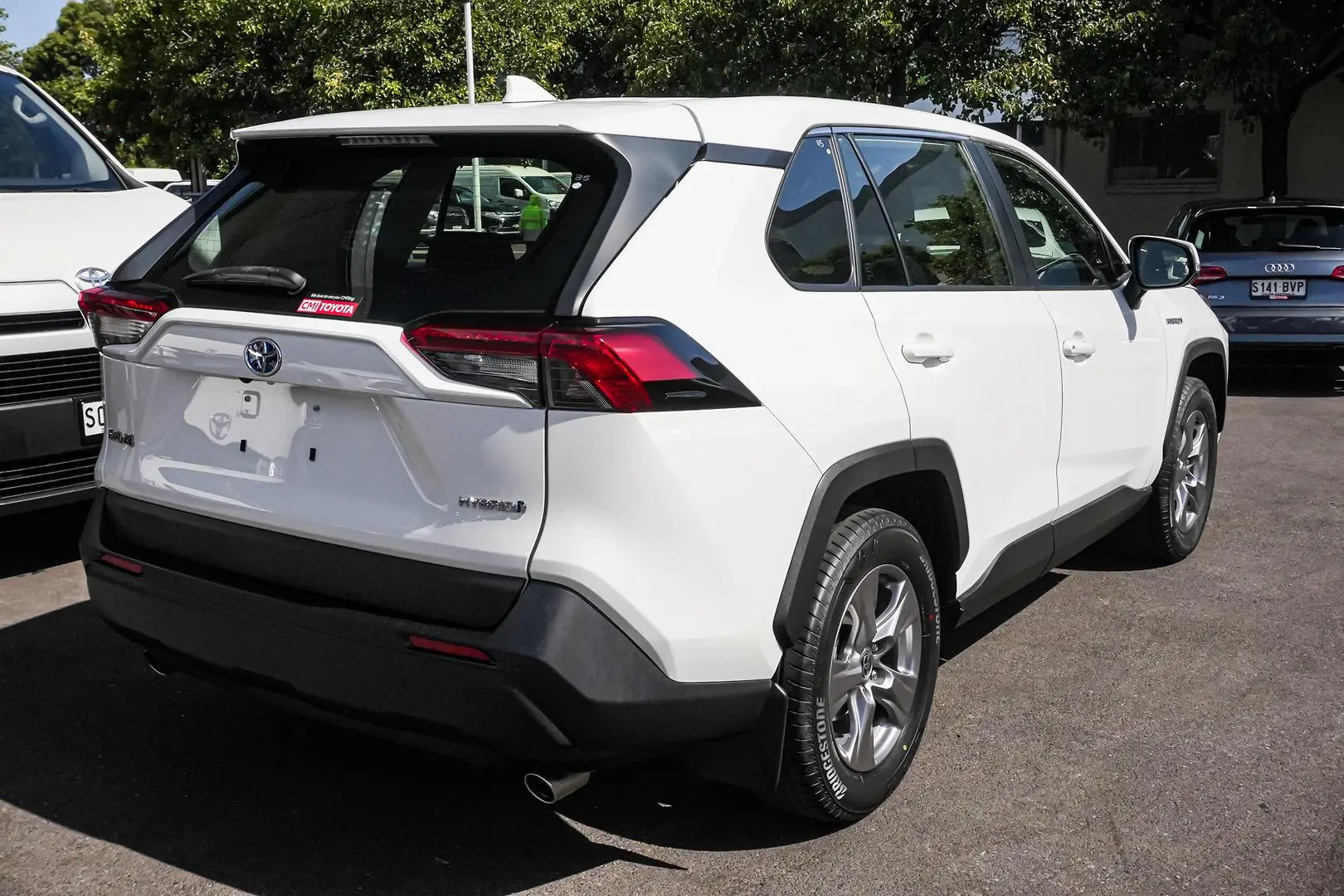 2022 Toyota RAV4 Gallery Image 3