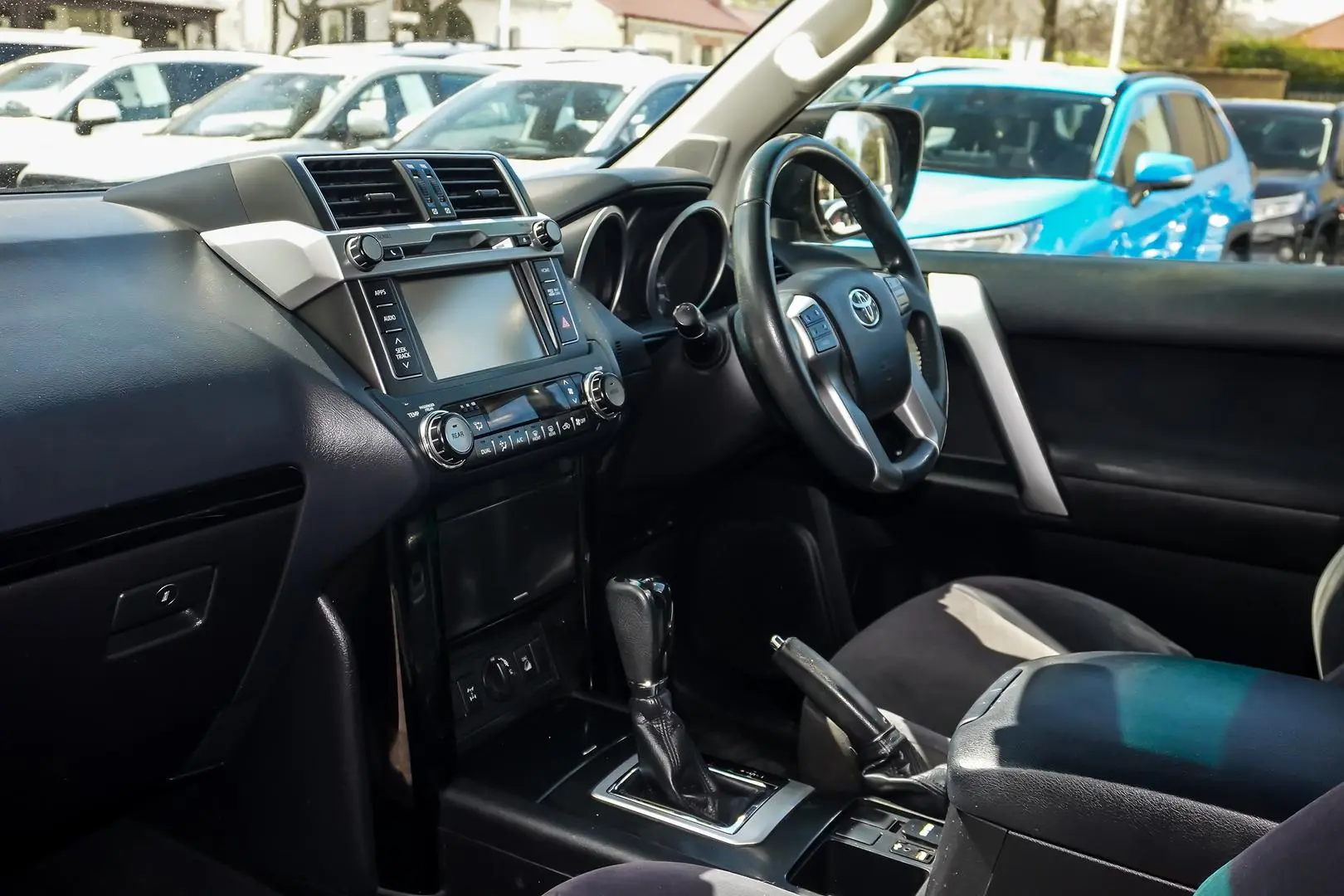 2017 Toyota Landcruiser Prado Gallery Image 11