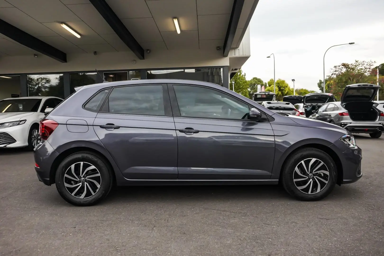 2022 Volkswagen Polo Gallery Image 4