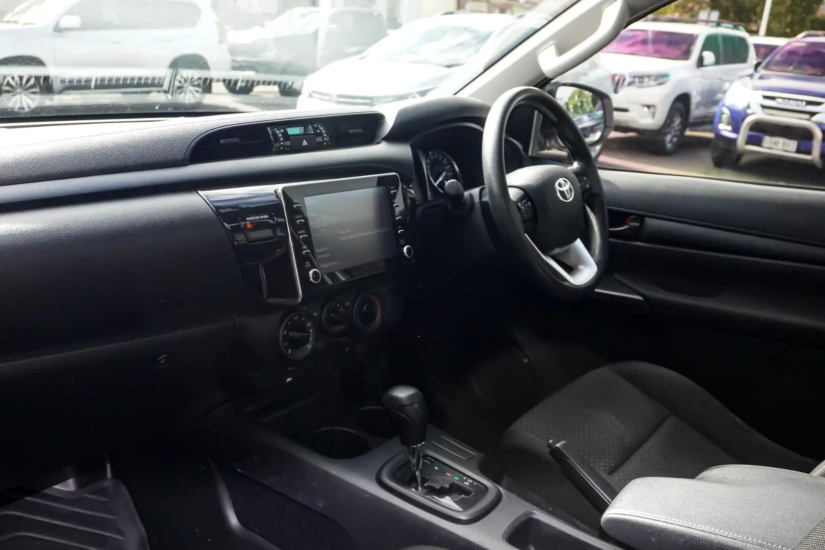 2021 Toyota Hilux Gallery Image 7