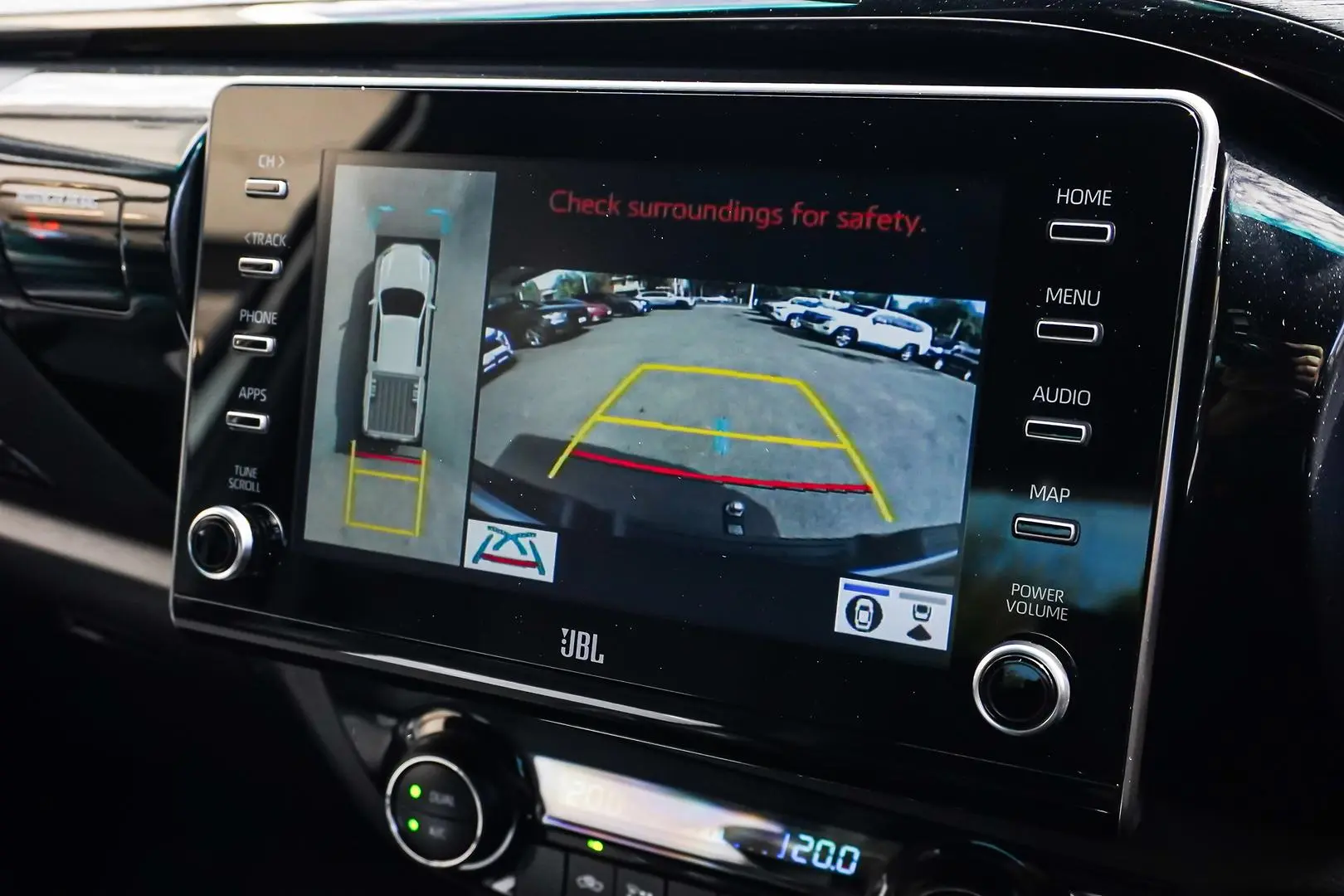 2024 Toyota Hilux Gallery Image 23