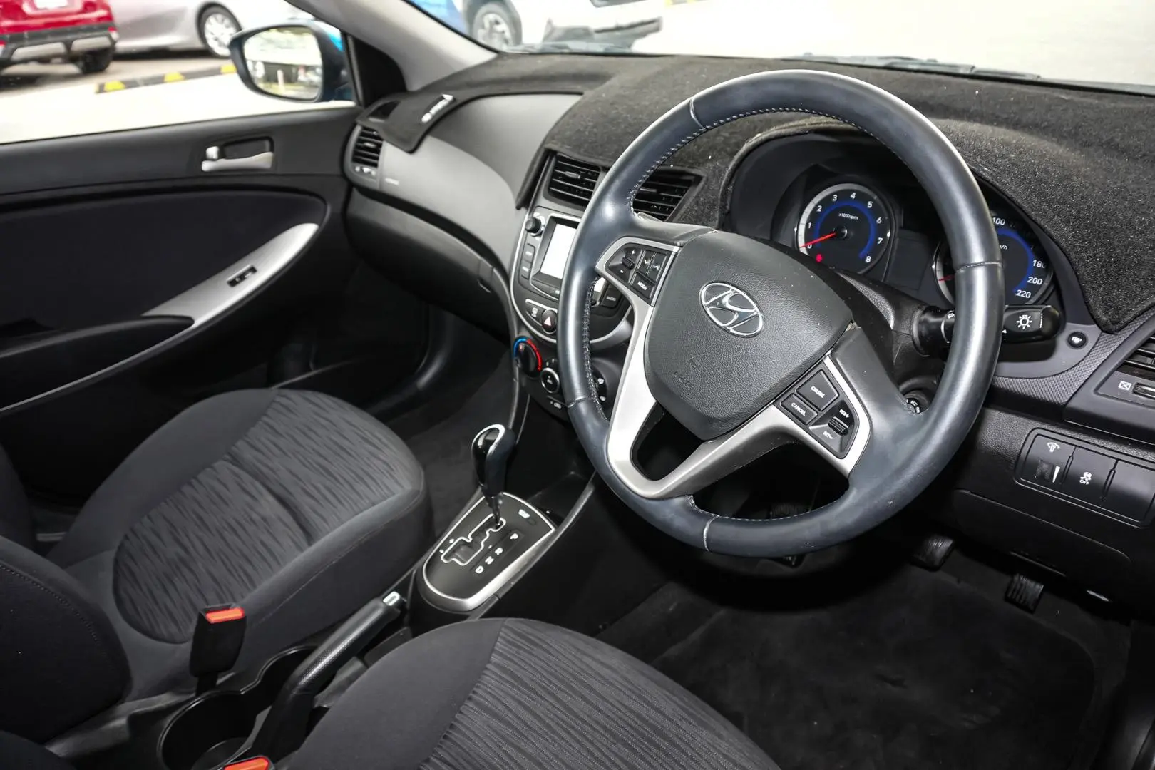 2018 Hyundai Accent Gallery Image 7