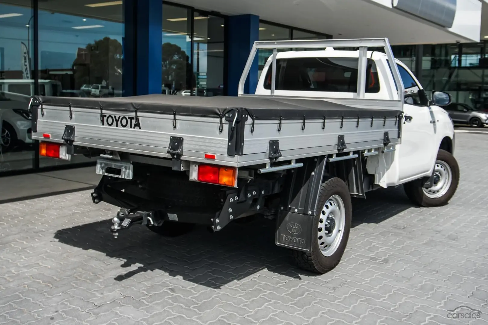 2022 Toyota Hilux Image 2