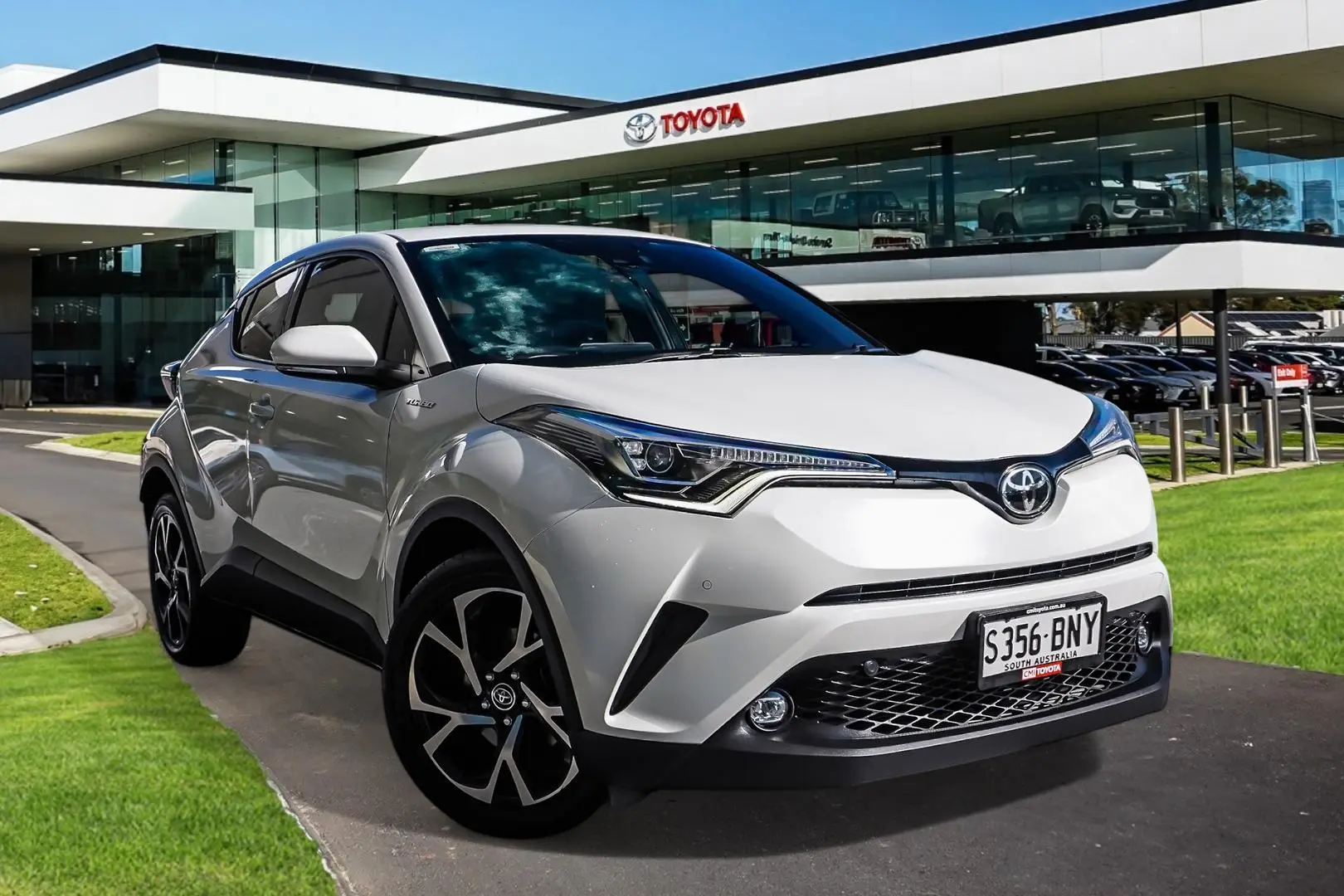 2017 Toyota C-HR Gallery Image 1