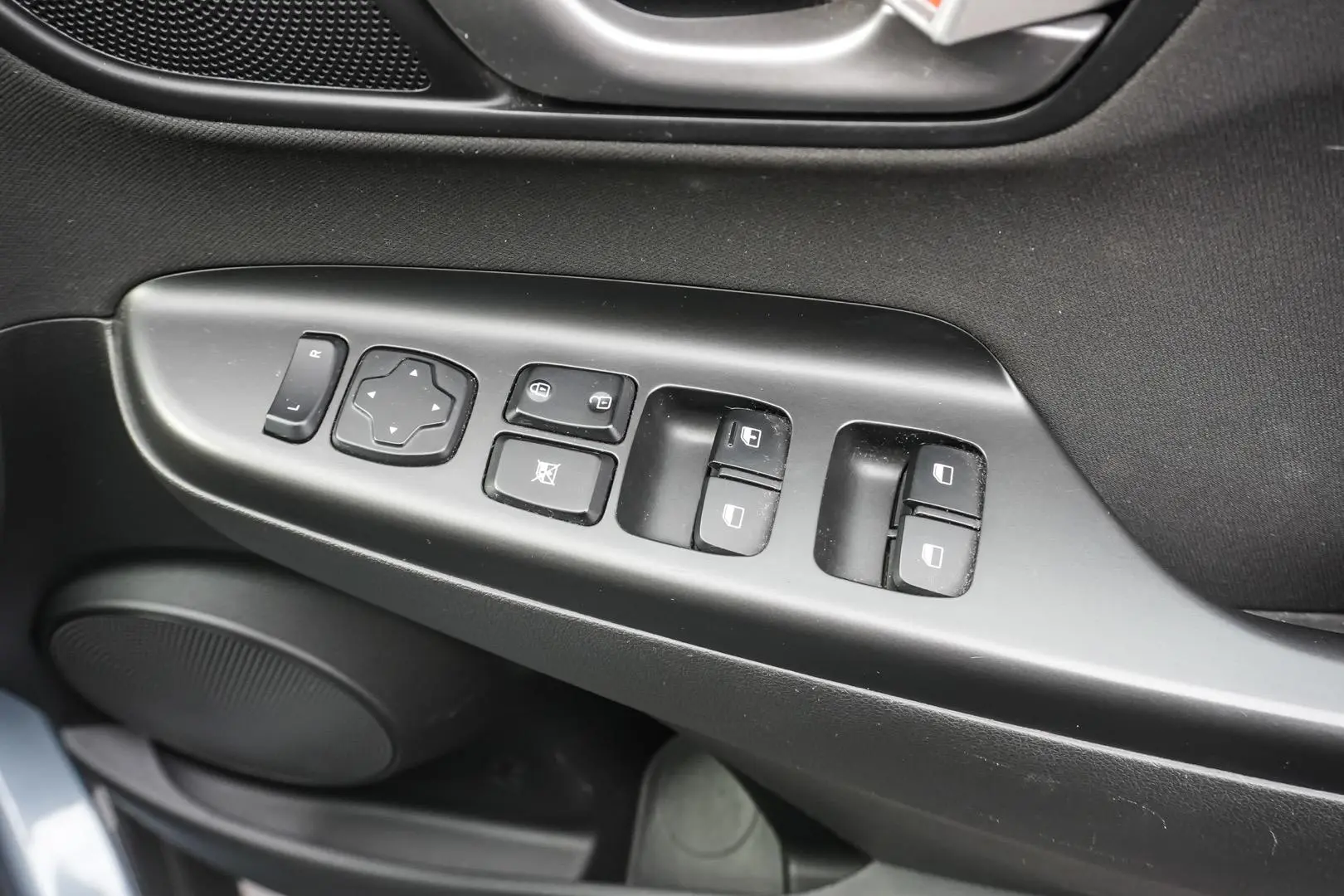 2020 Hyundai Kona Gallery Image 18