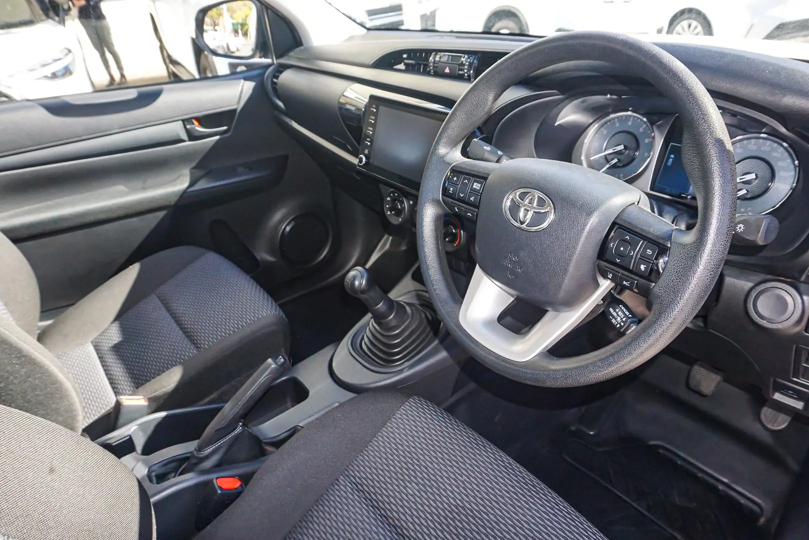 2021 Toyota Hilux Gallery Image 7