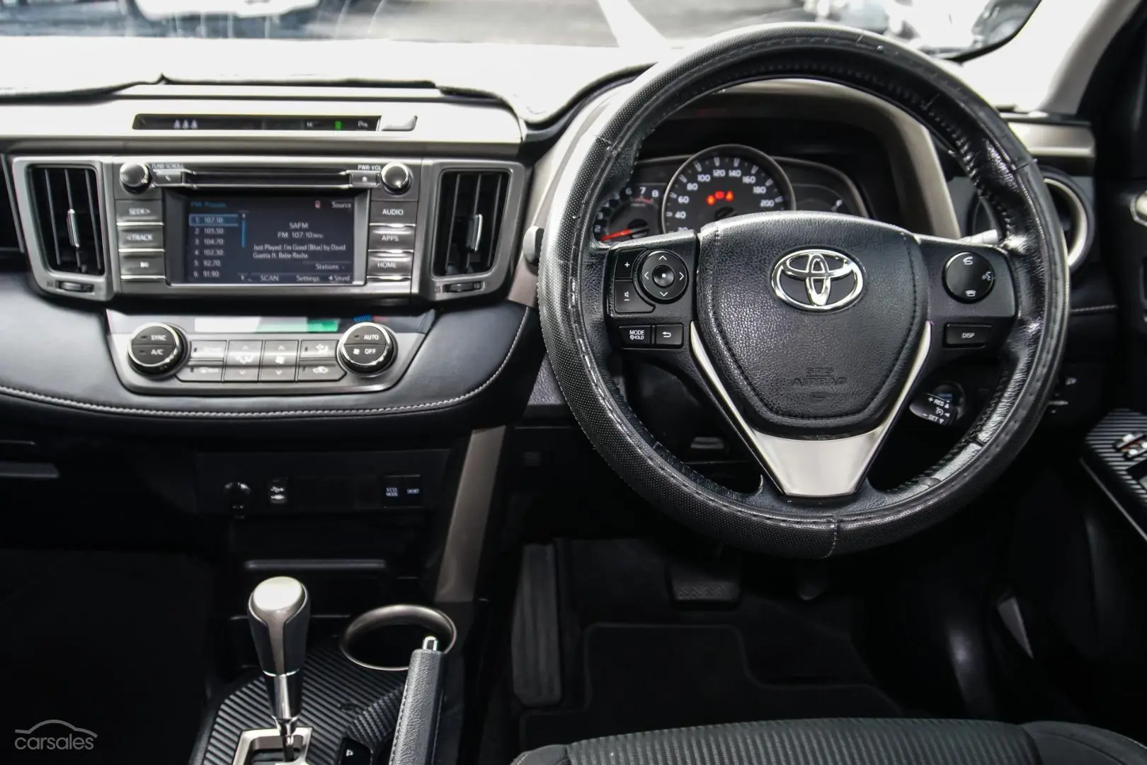 2015 Toyota RAV4 Image 8