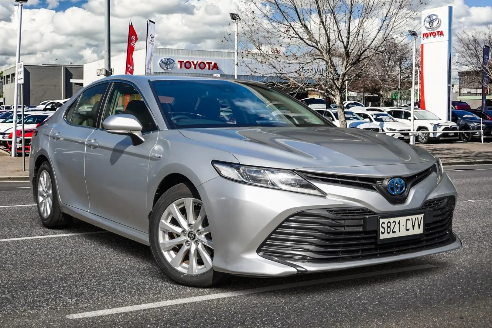 2019 Toyota Camry Gallery Image 1
