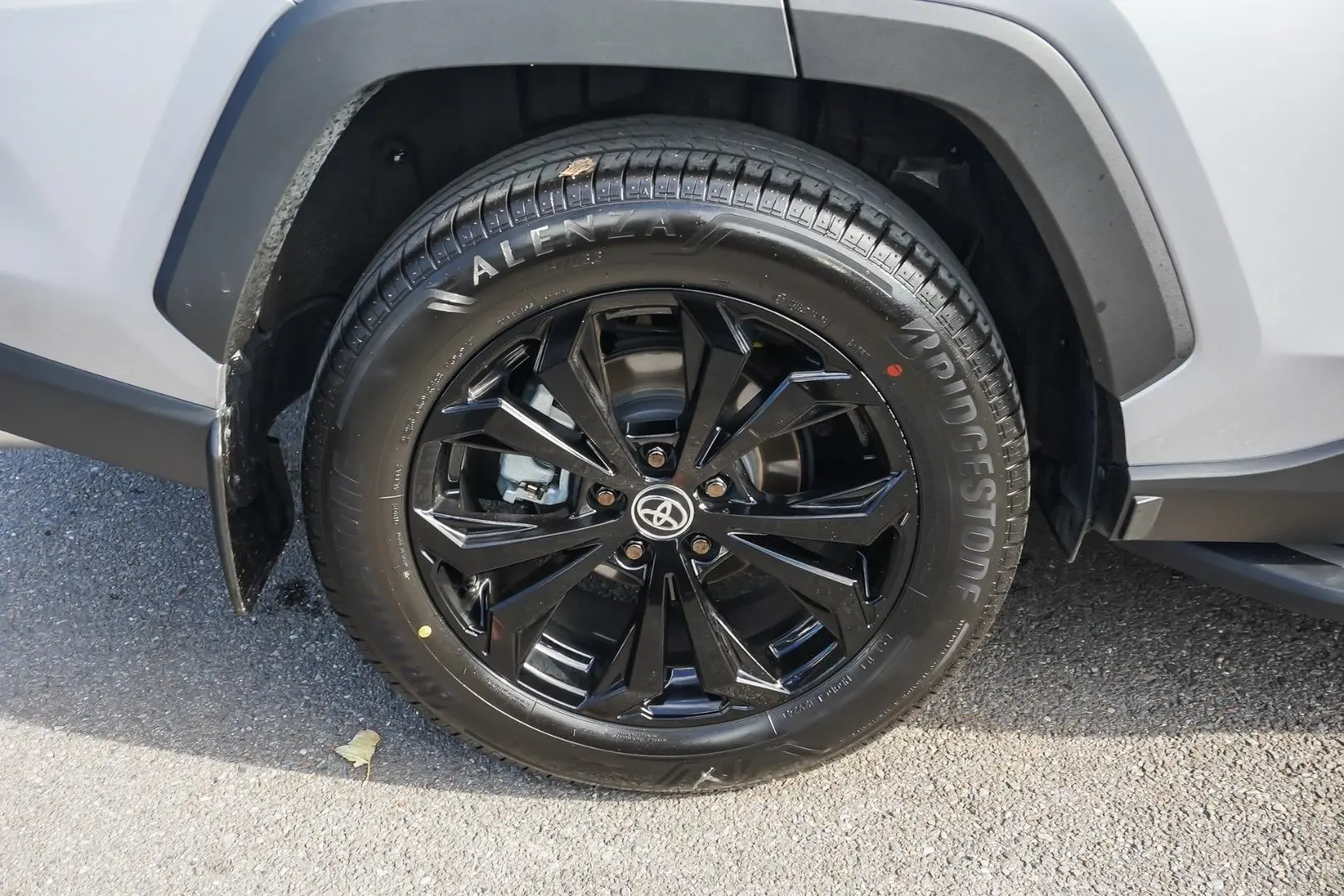 2024 Toyota RAV4 Gallery Image 14