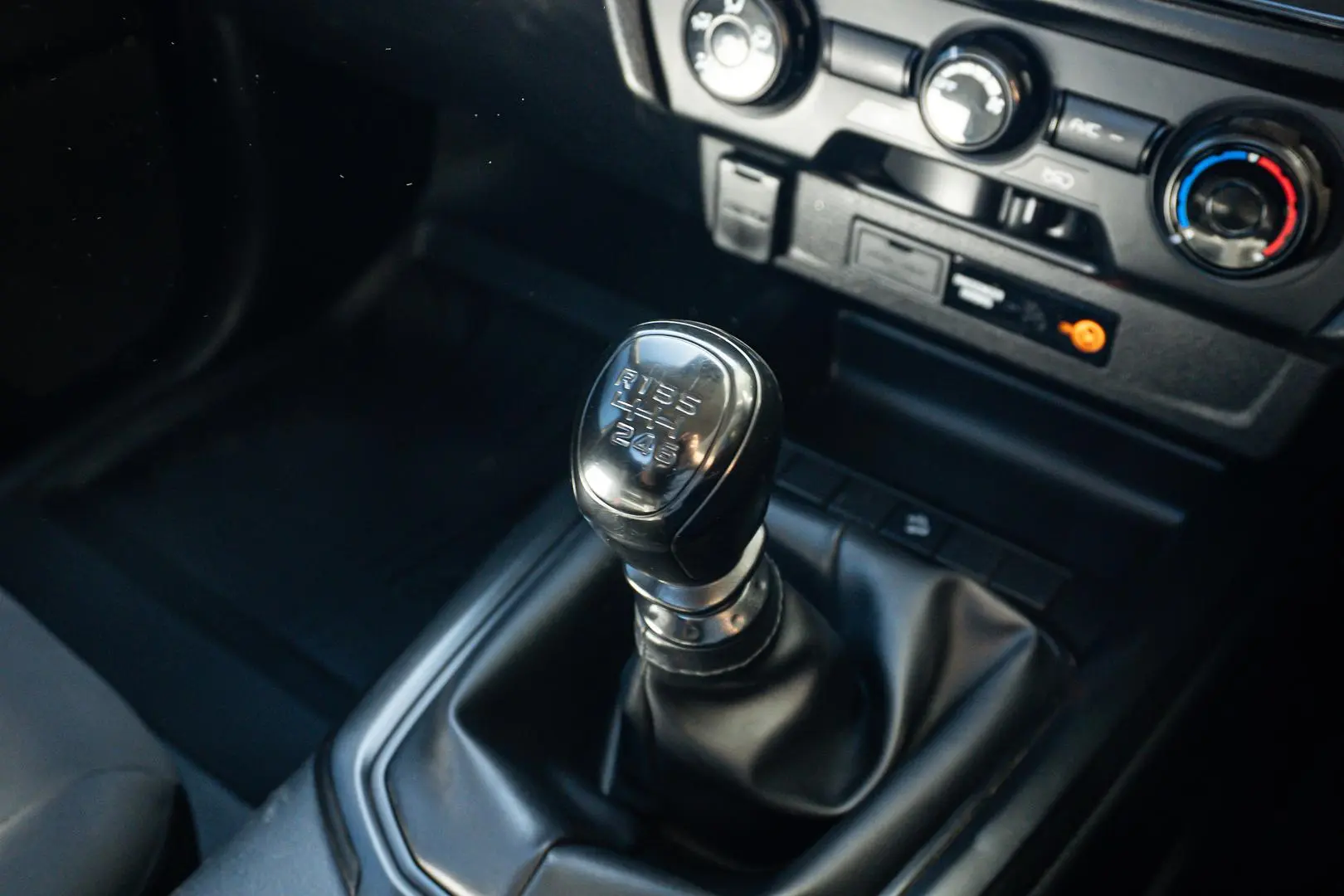 2023 Isuzu D-MAX Gallery Image 13