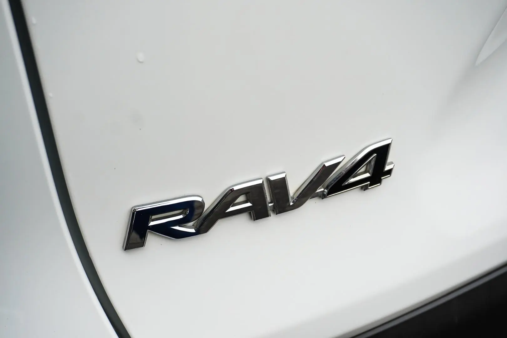 2020 Toyota RAV4 Gallery Image 15