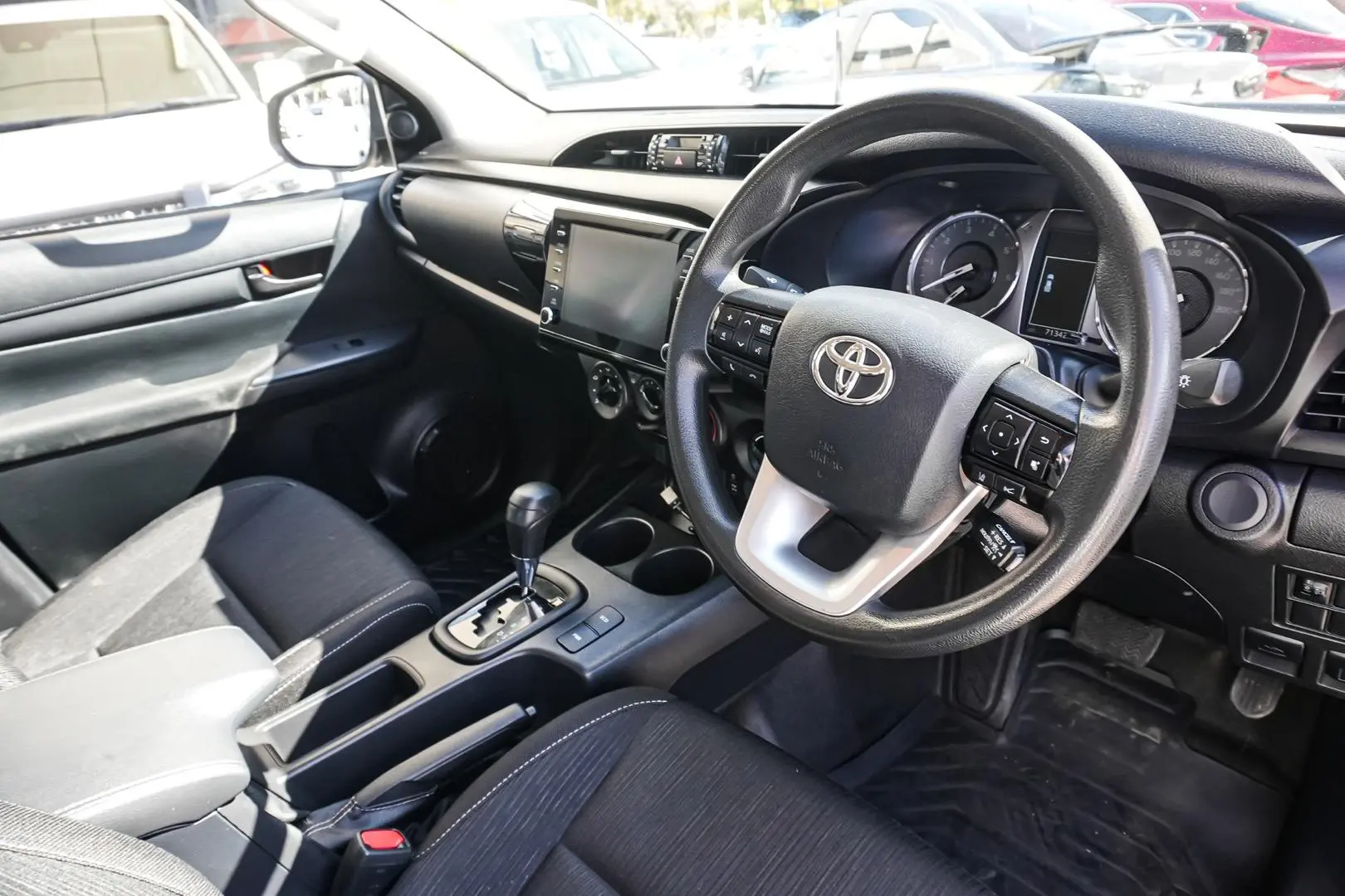 2022 Toyota Hilux Gallery Image 7