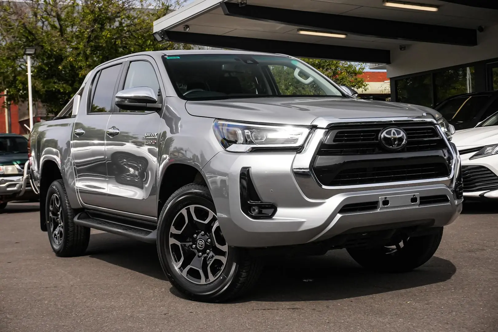 2022 Toyota Hilux Gallery Image 2