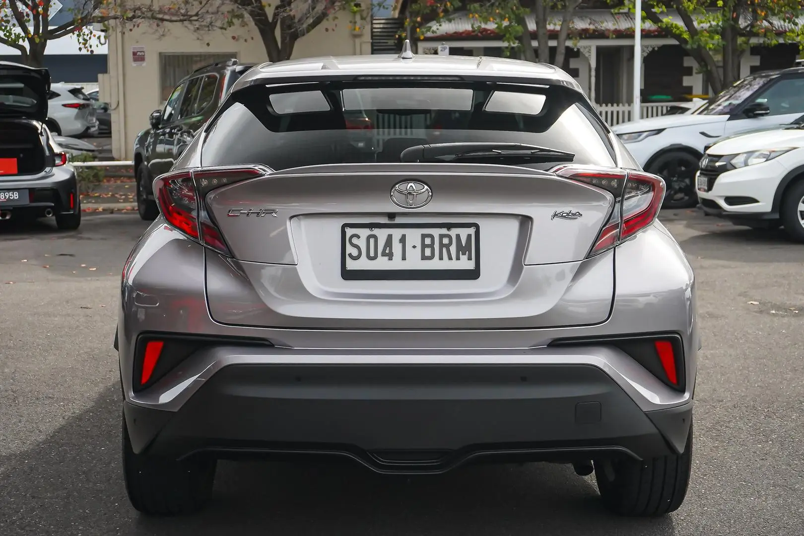 2017 Toyota C-HR Gallery Image 6