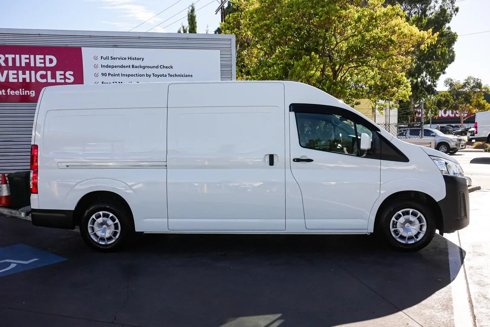 2025 Toyota Hiace Gallery Image 4