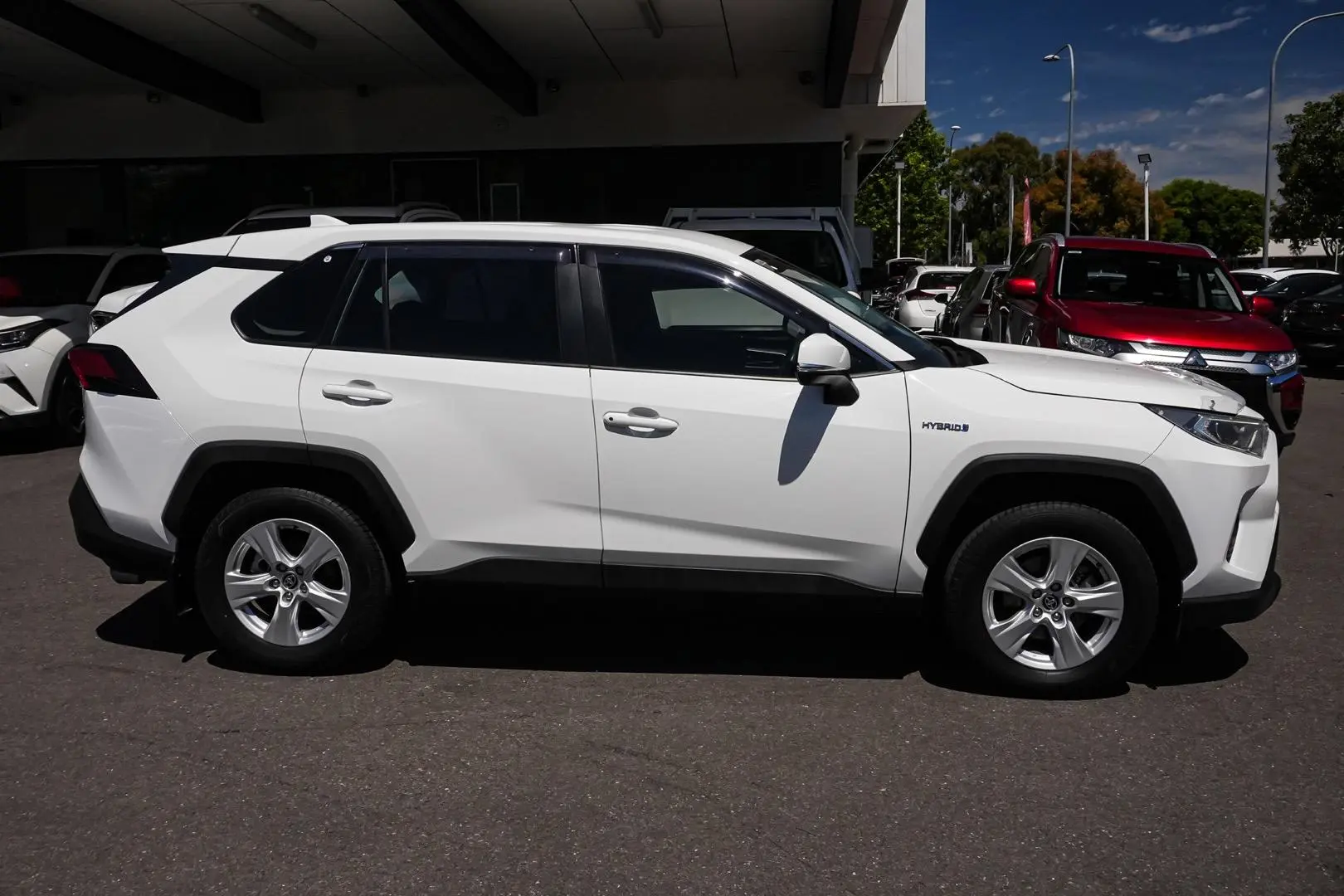 2019 Toyota RAV4 Gallery Image 3