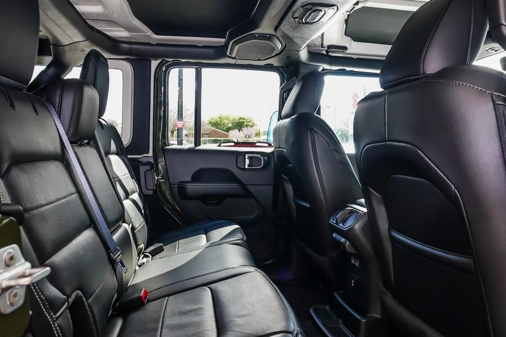 2023 Jeep Wrangler Gallery Image 8