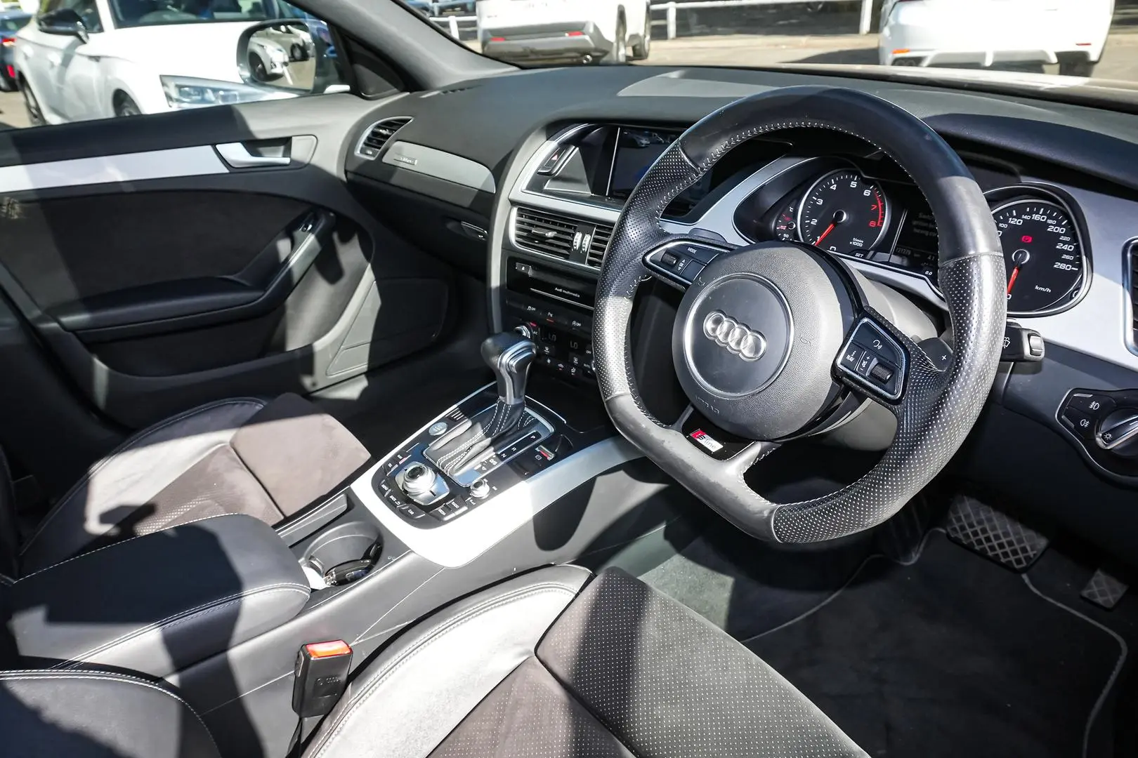 2015 Audi A4 Gallery Image 16