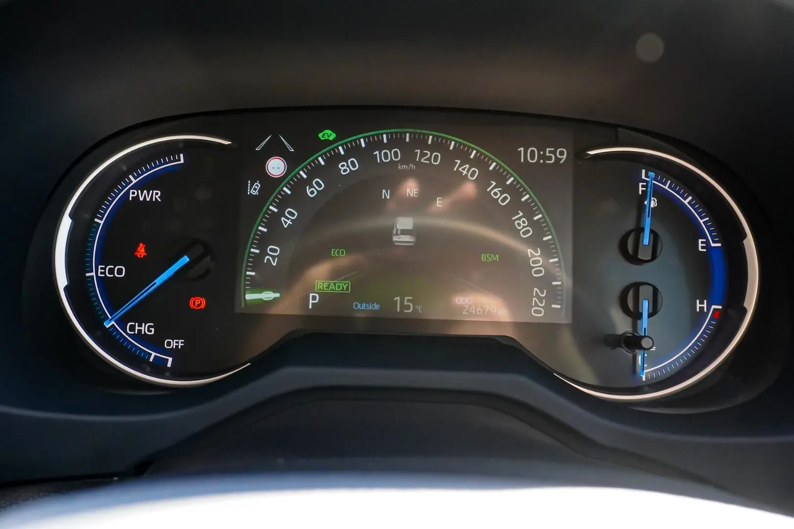 2025 Toyota RAV4 Gallery Image 16