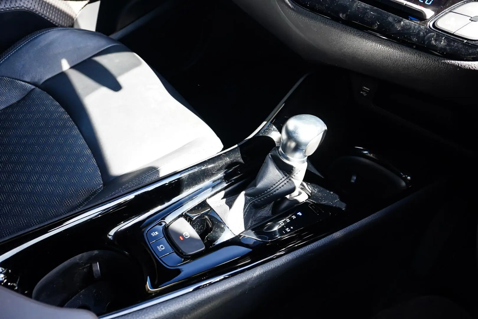 2023 Toyota C-HR Gallery Image 20