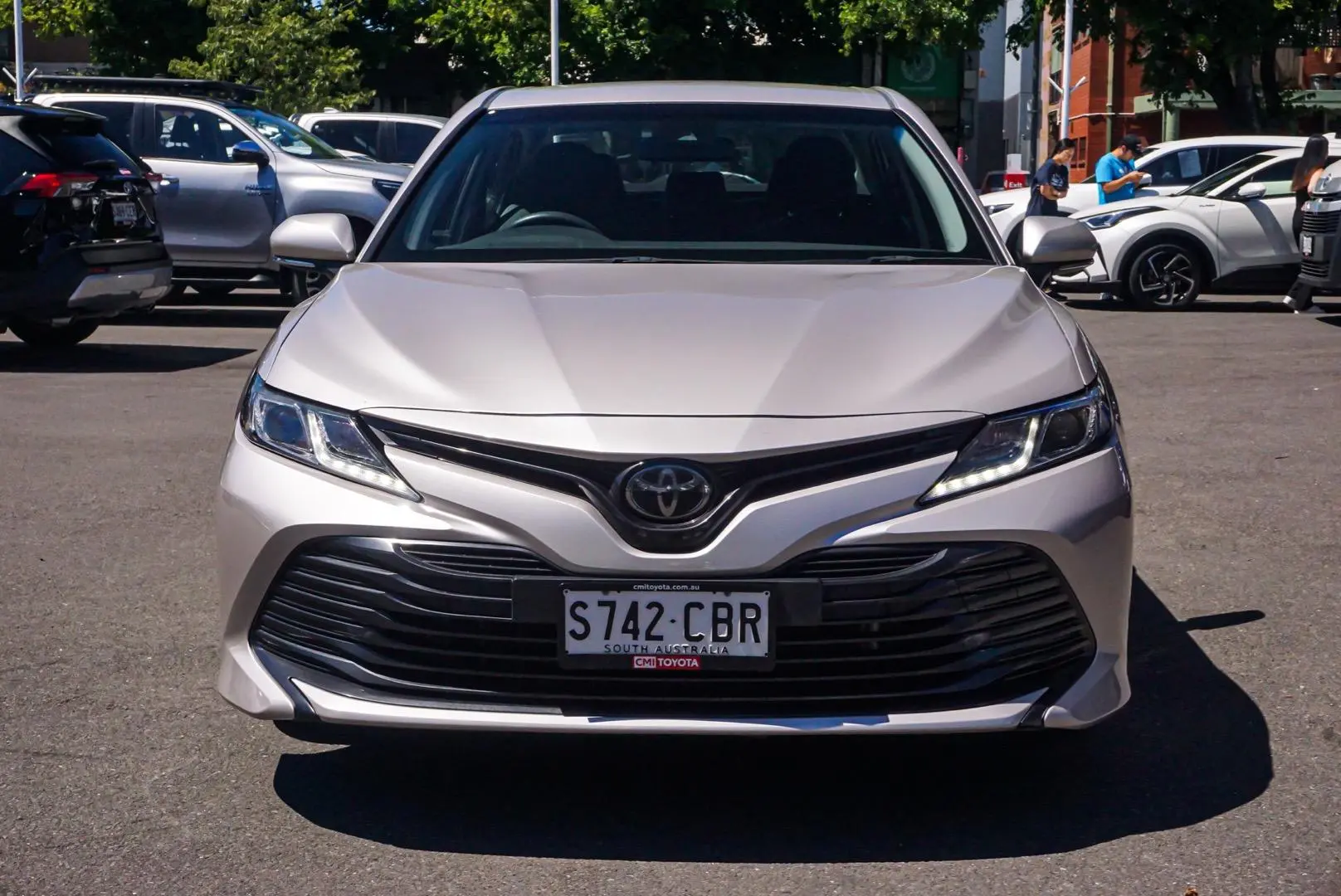 2019 Toyota Camry Gallery Image 4