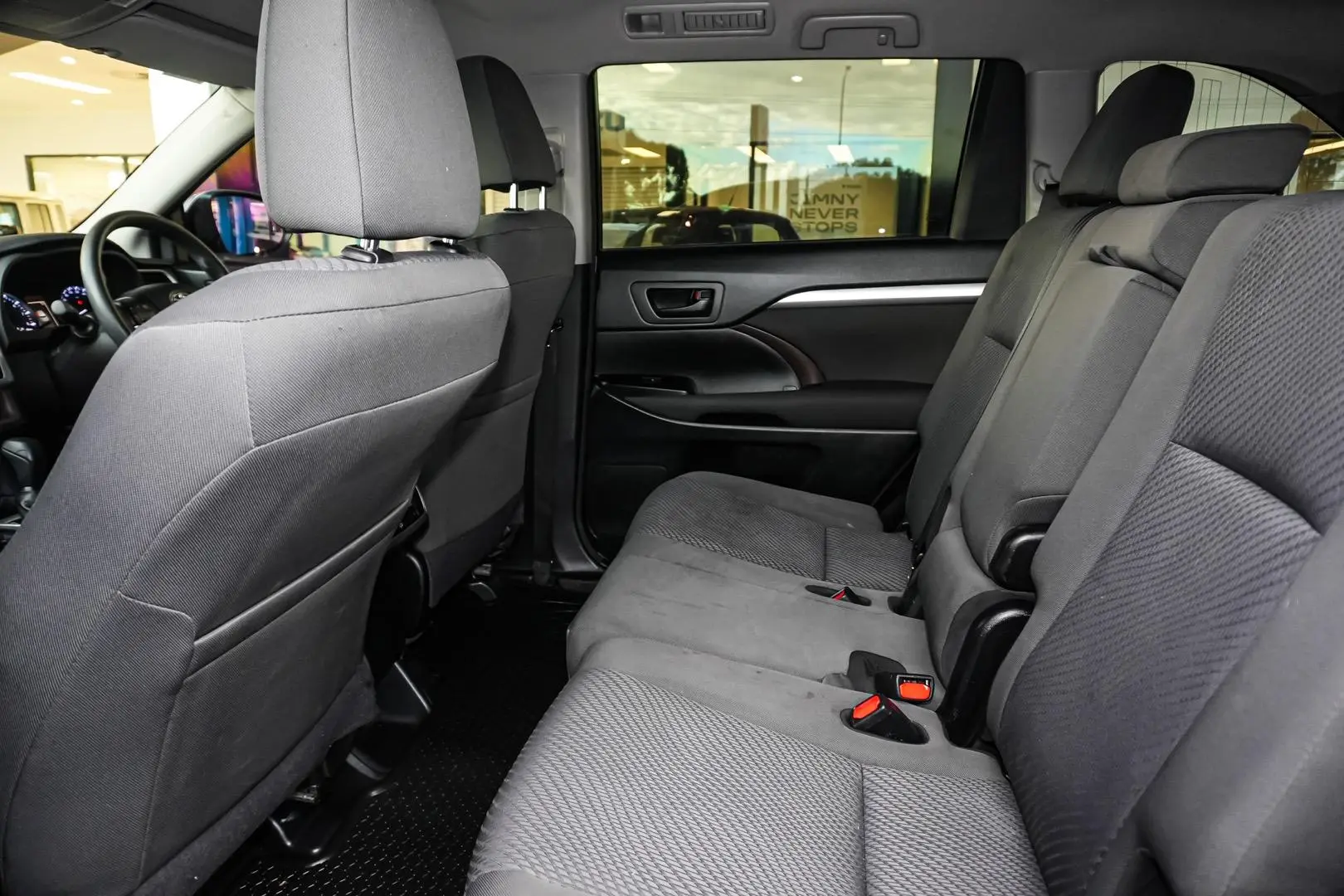 2016 Toyota Kluger Gallery Image 8