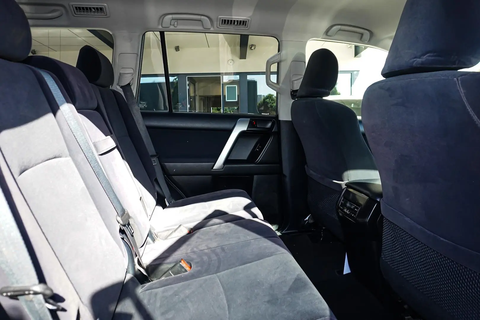 2015 Toyota Landcruiser Prado Gallery Image 7