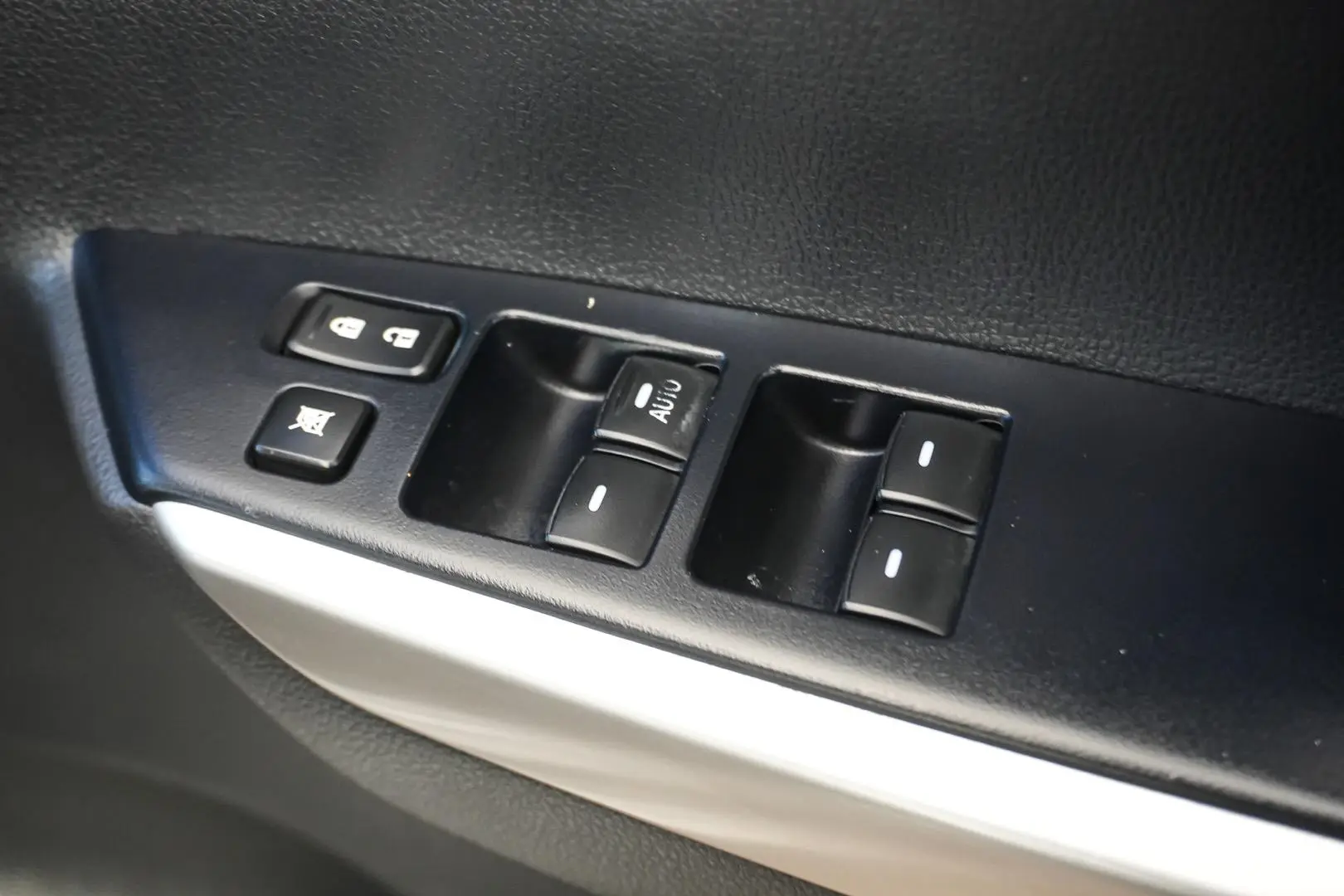 2018 Mitsubishi Pajero Sport Gallery Image 18