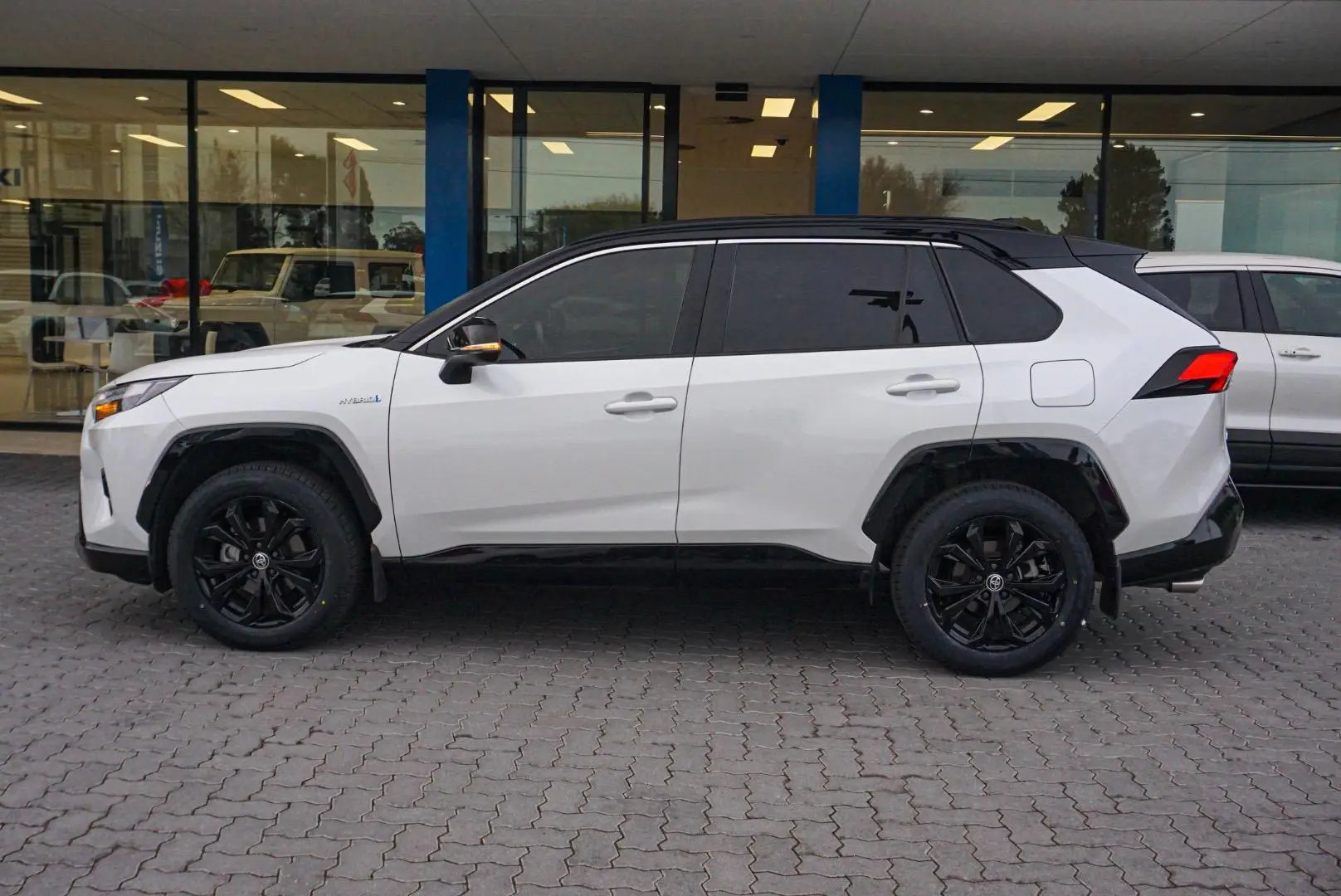 2023 Toyota RAV4 Gallery Image 4