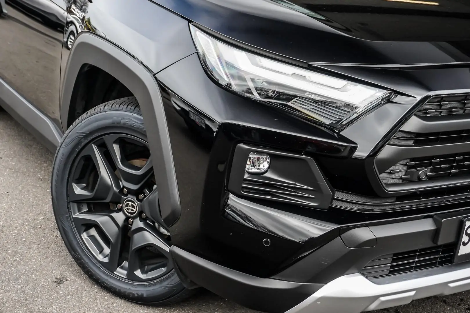 2023 Toyota RAV4 Gallery Image 11