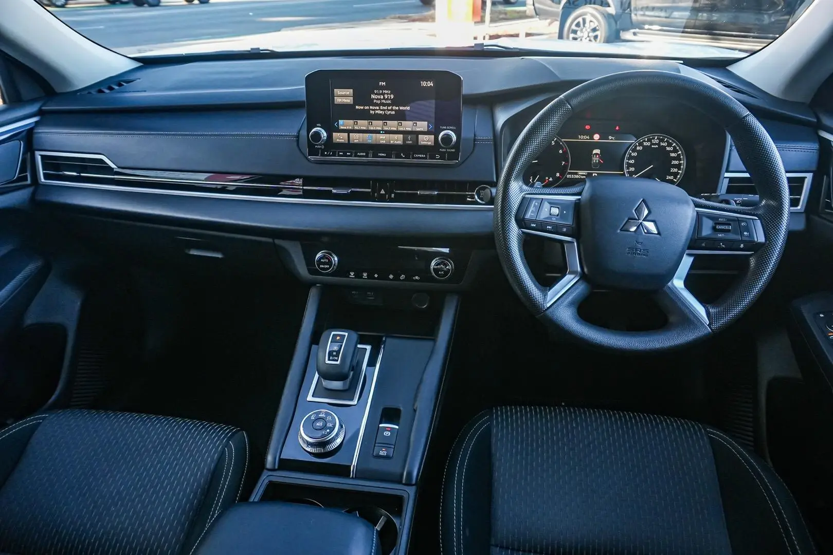 2023 Mitsubishi Outlander Gallery Image 10