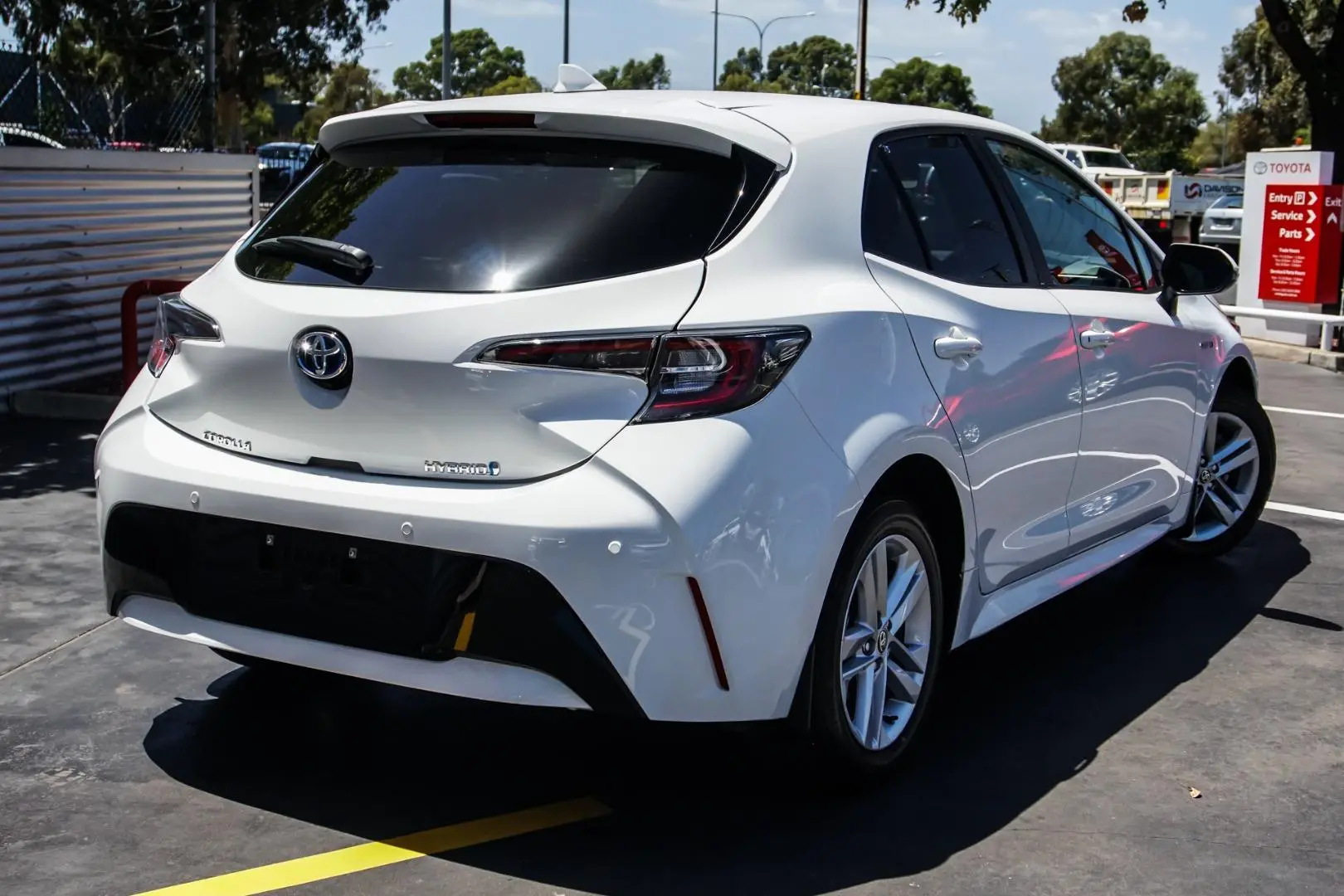 2021 Toyota Corolla Gallery Image 2