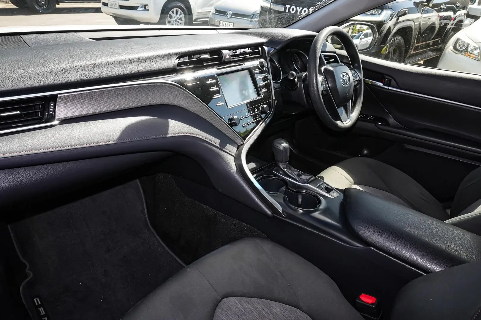 2018 Toyota Camry Gallery Image 10