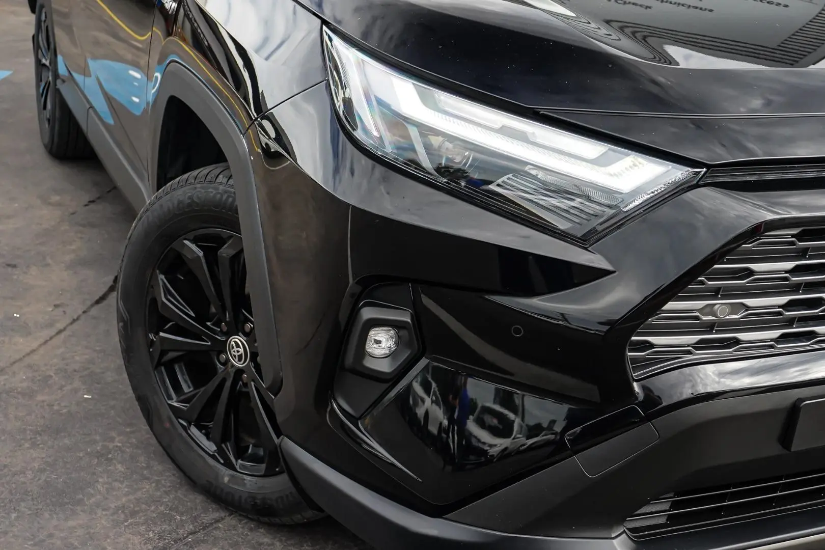 2023 Toyota RAV4 Gallery Image 12