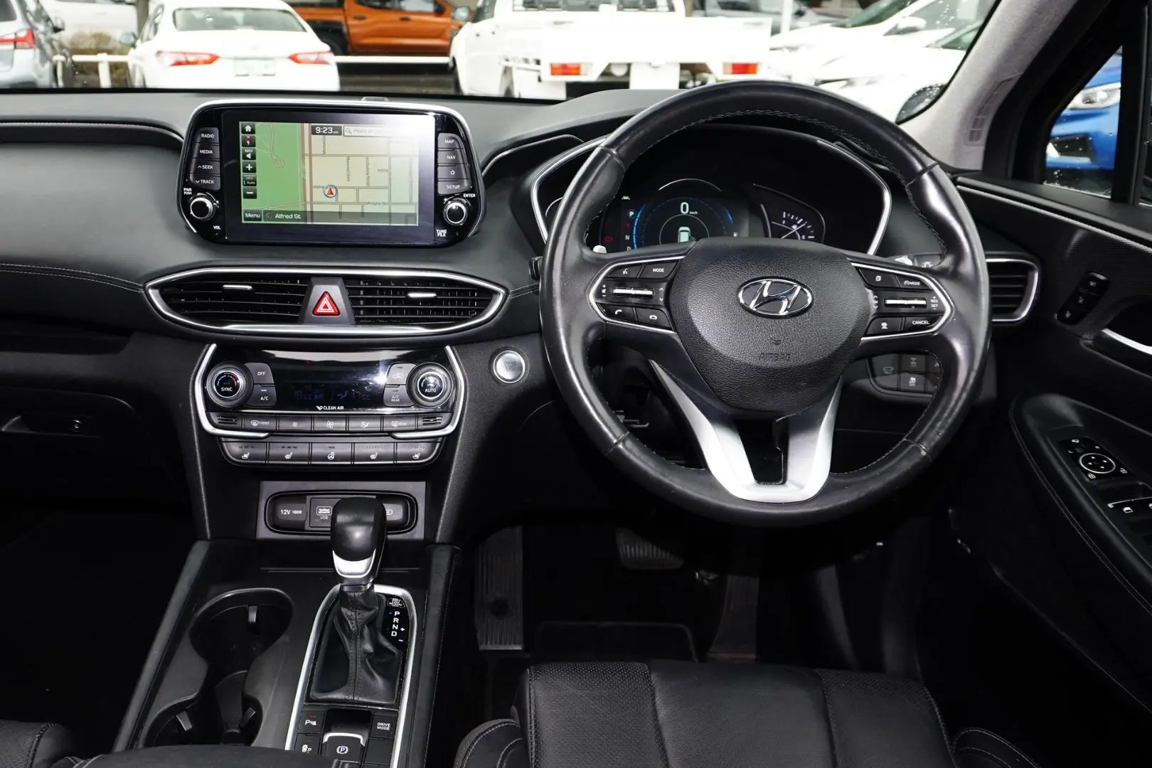 2018 Hyundai Santa Fe Gallery Image 8