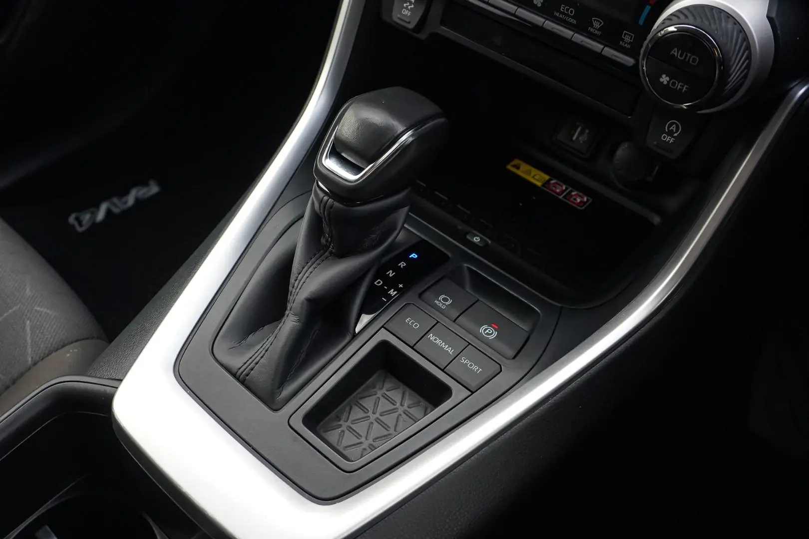 2024 Toyota RAV4 Gallery Image 18