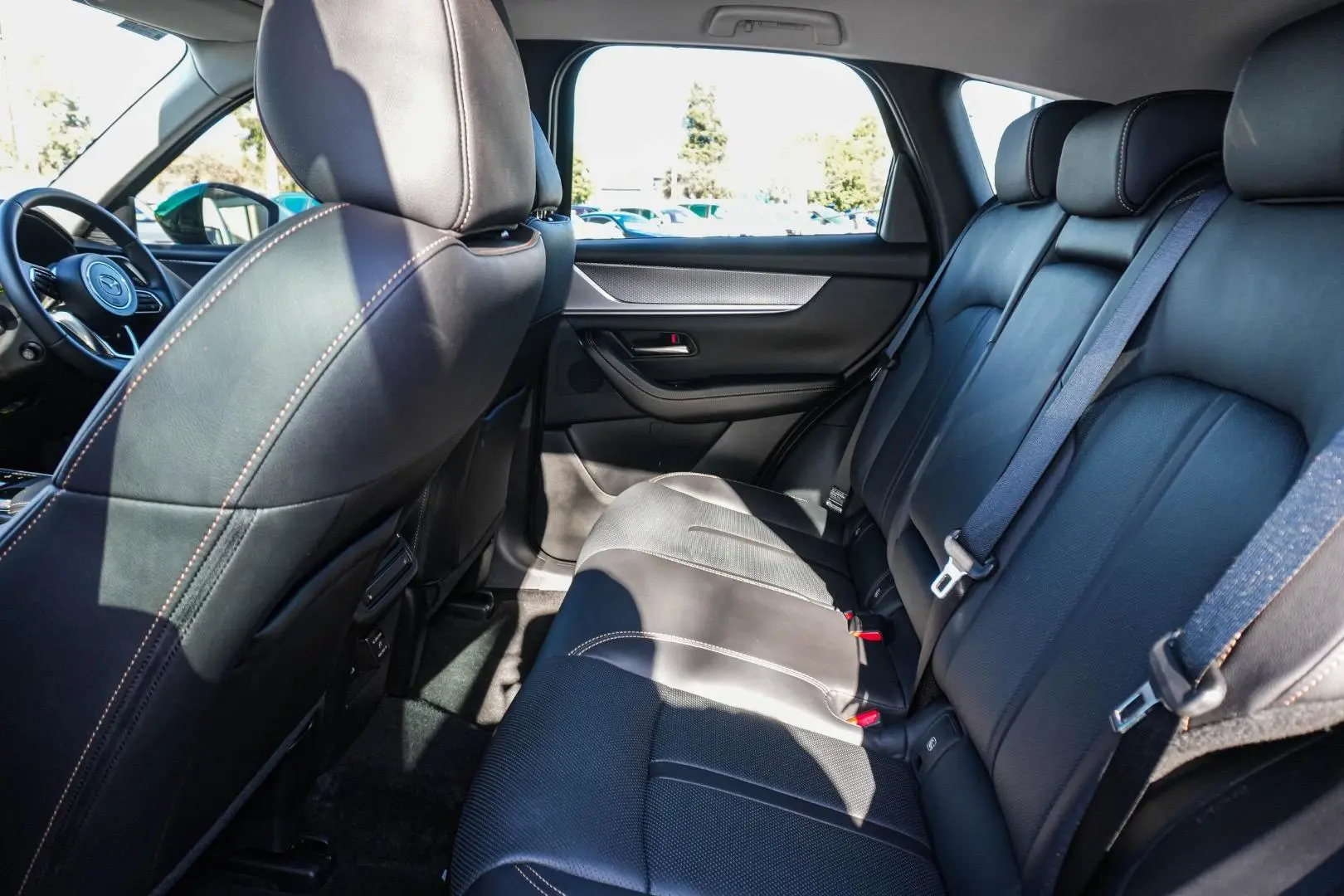 2025 Mazda CX-60 Gallery Image 8