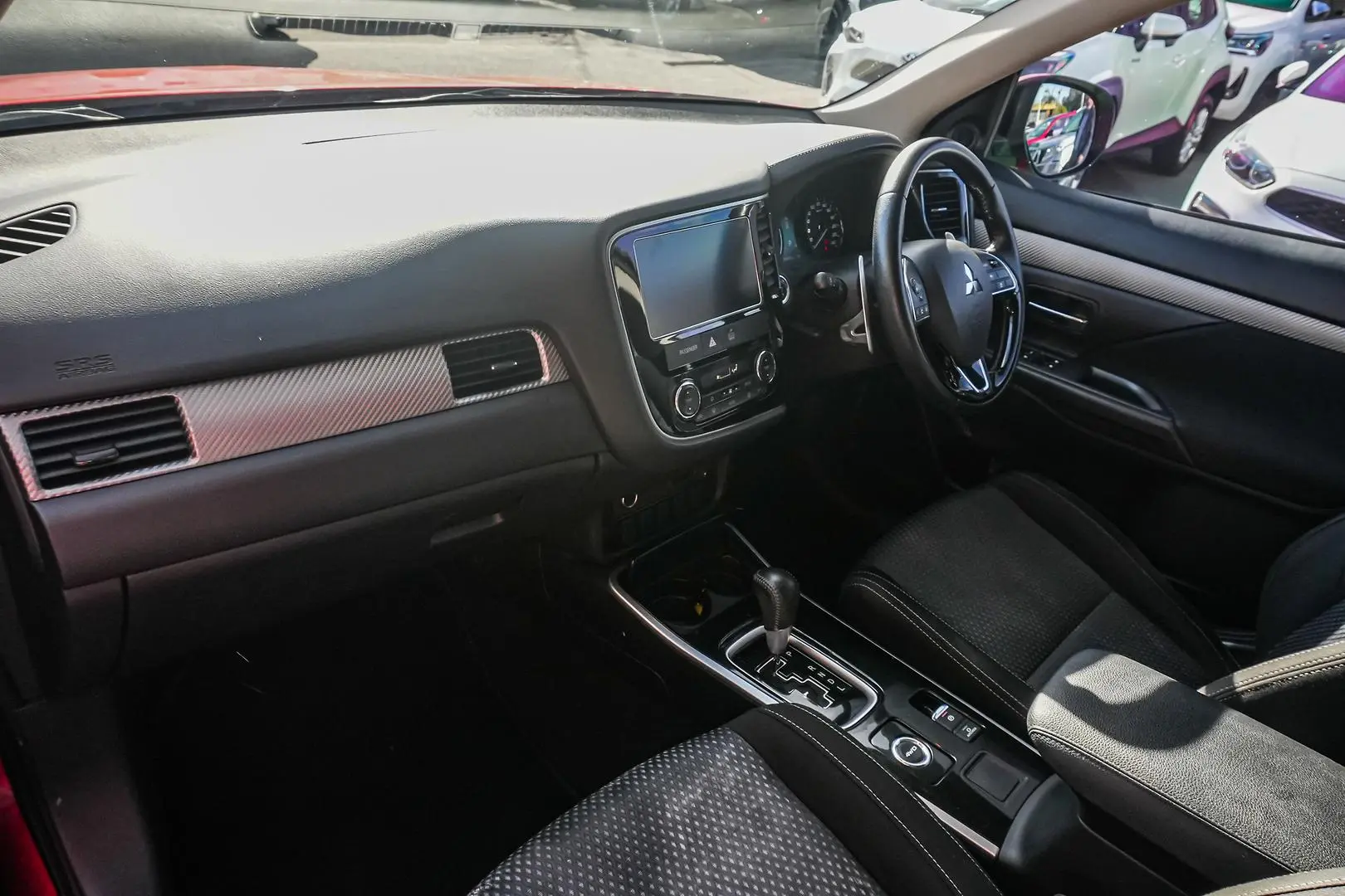 2018 Mitsubishi Outlander Gallery Image 10