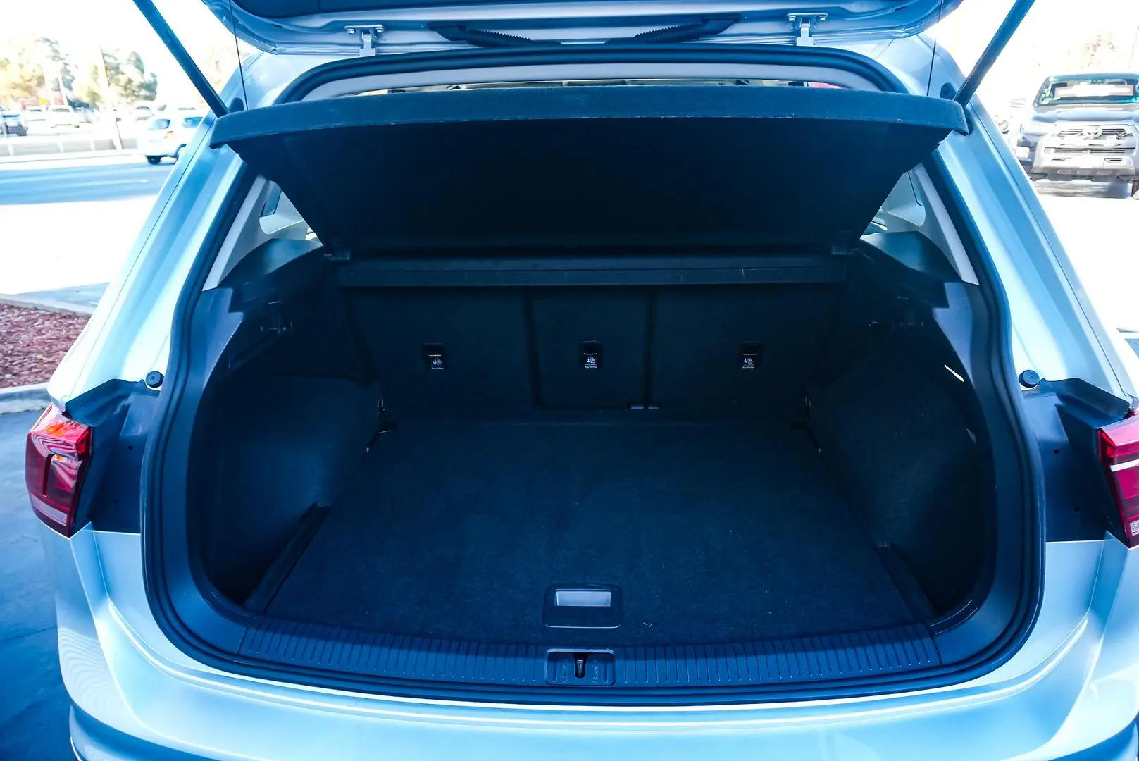 2023 Volkswagen Tiguan Gallery Image 11