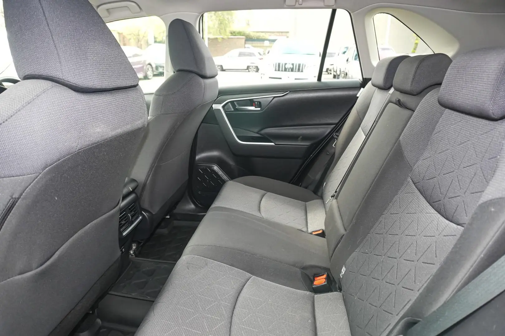 2020 Toyota RAV4 Gallery Image 8