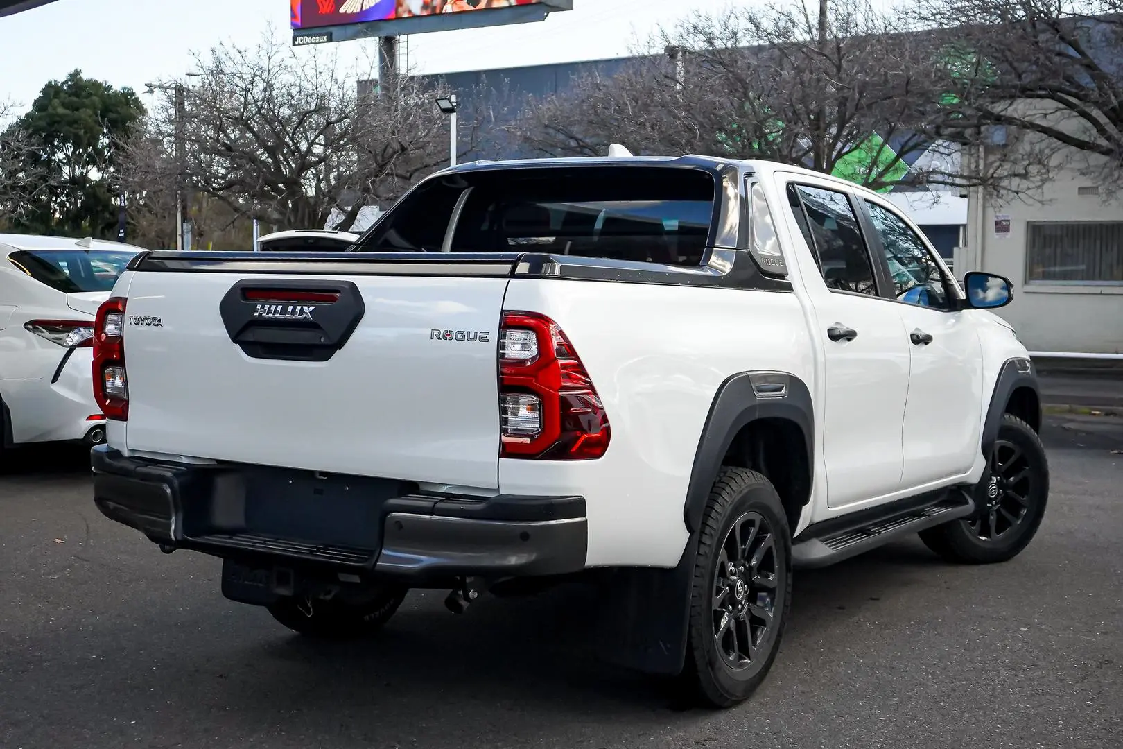 2022 Toyota Hilux Gallery Image 3