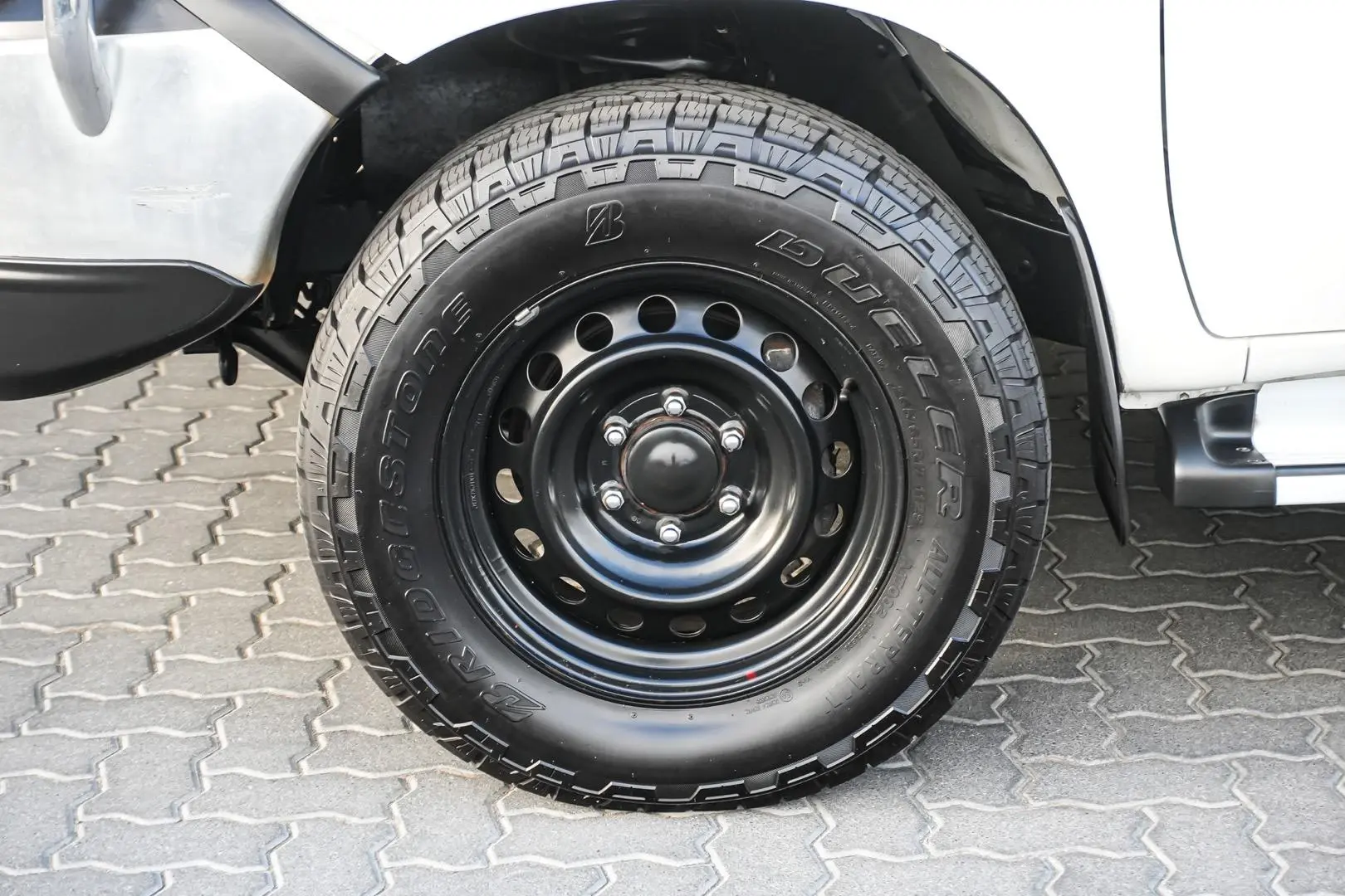 2014 Toyota Hilux Gallery Image 12