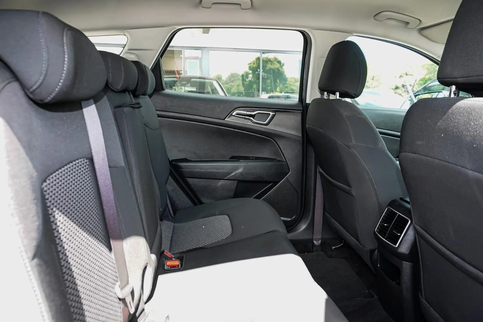 2022 Kia Sportage Gallery Image 7