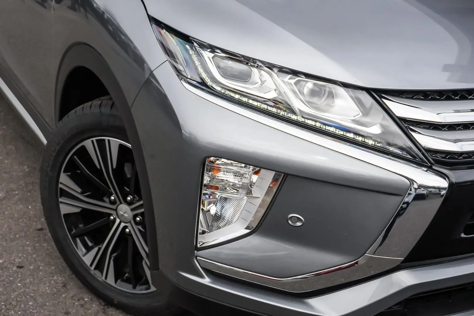 2018 Mitsubishi Eclipse Cross Gallery Image 12