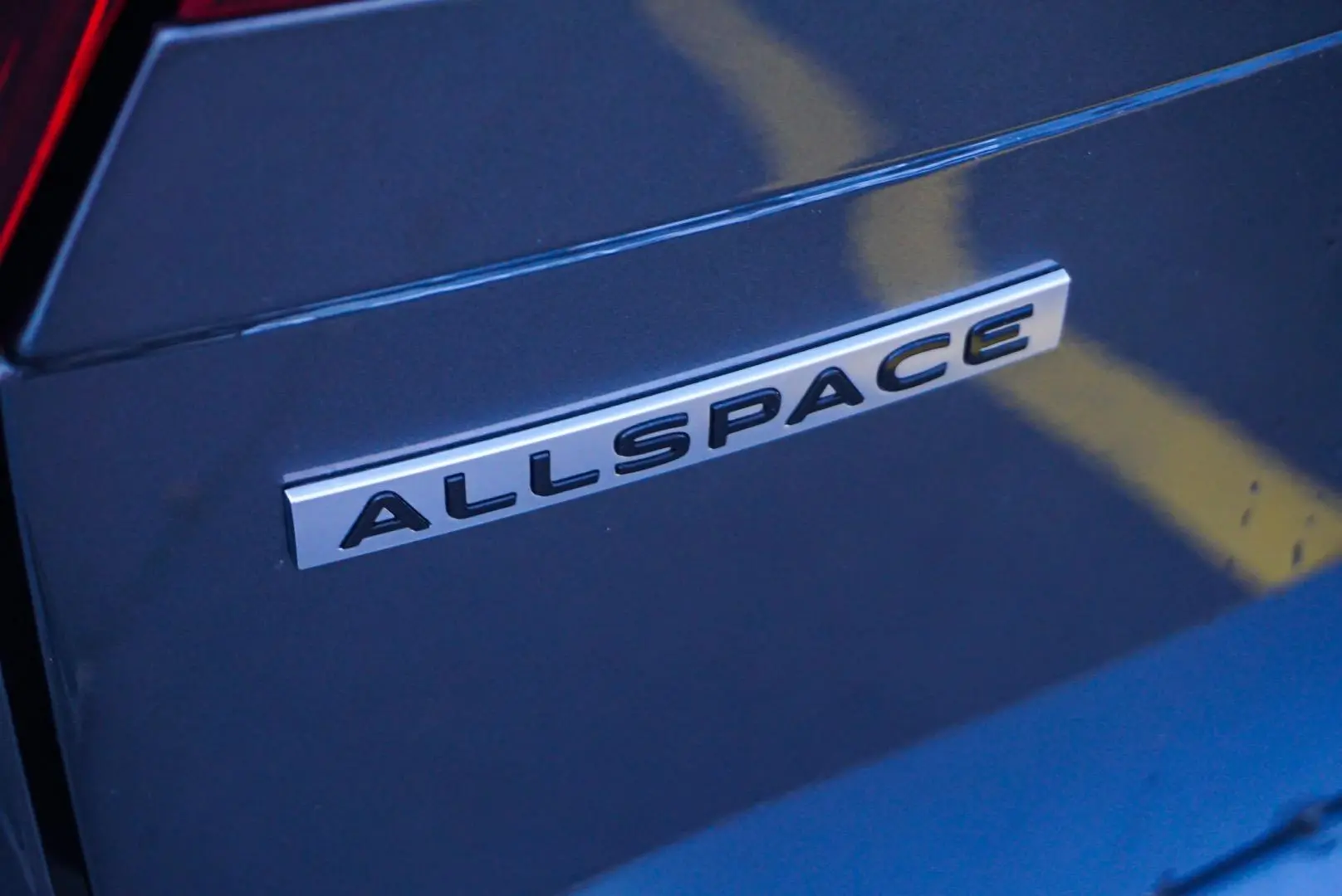 2022 Volkswagen Tiguan Gallery Image 14