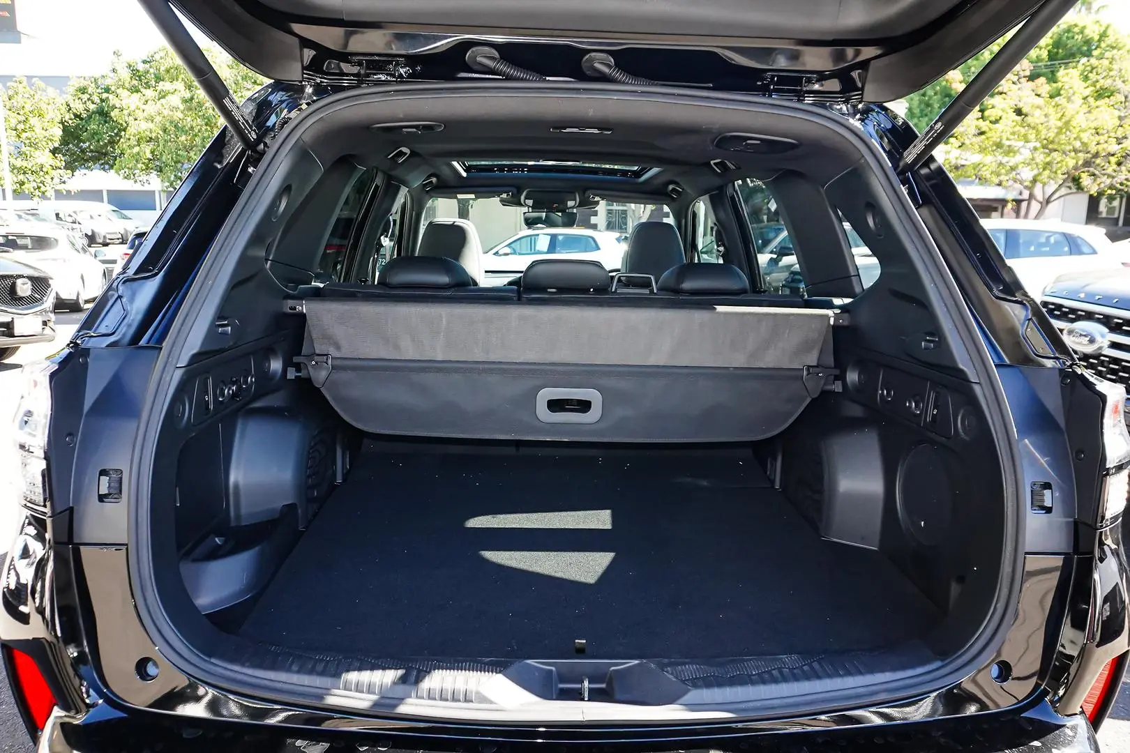 2025 Subaru Forester Gallery Image 9