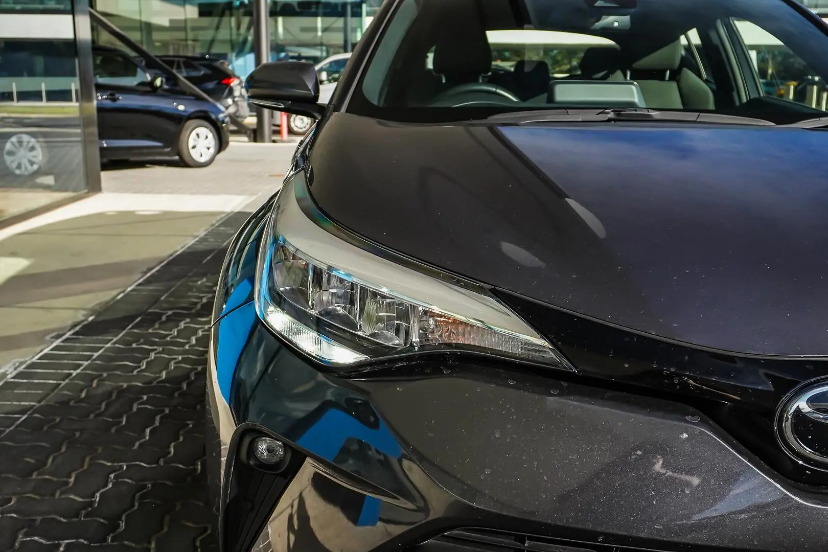 2023 Toyota C-HR Gallery Image 12