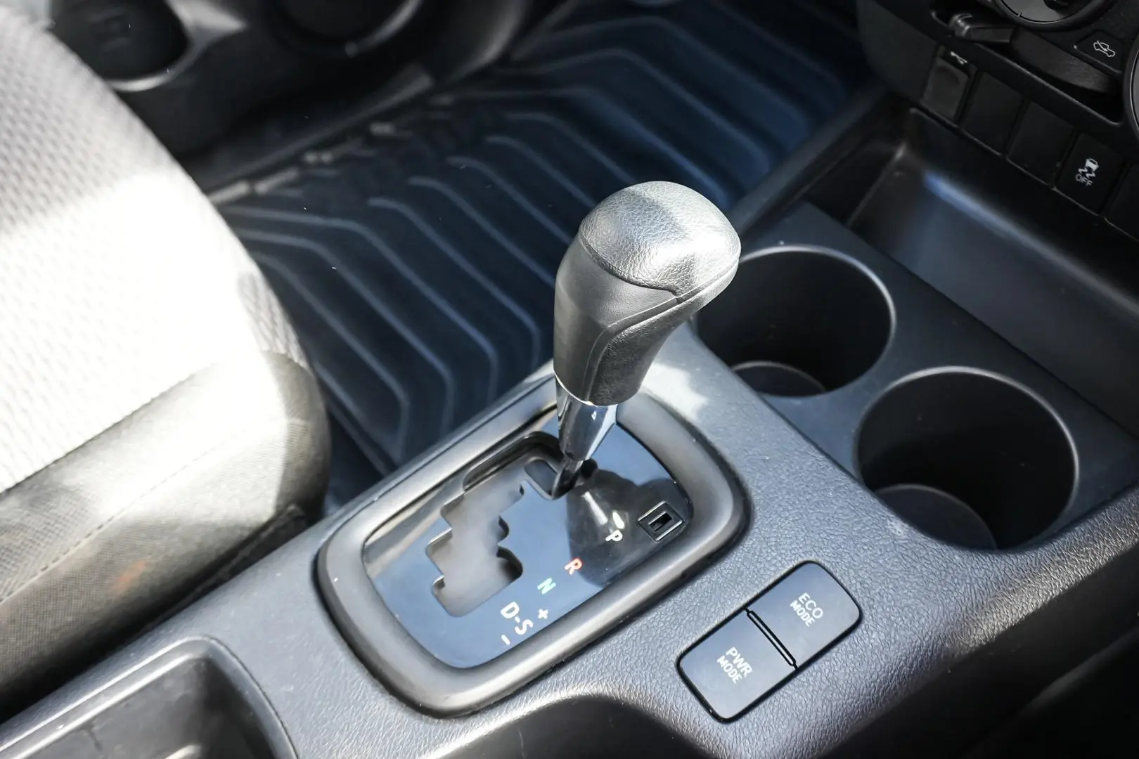 2019 Toyota Hilux Gallery Image 16